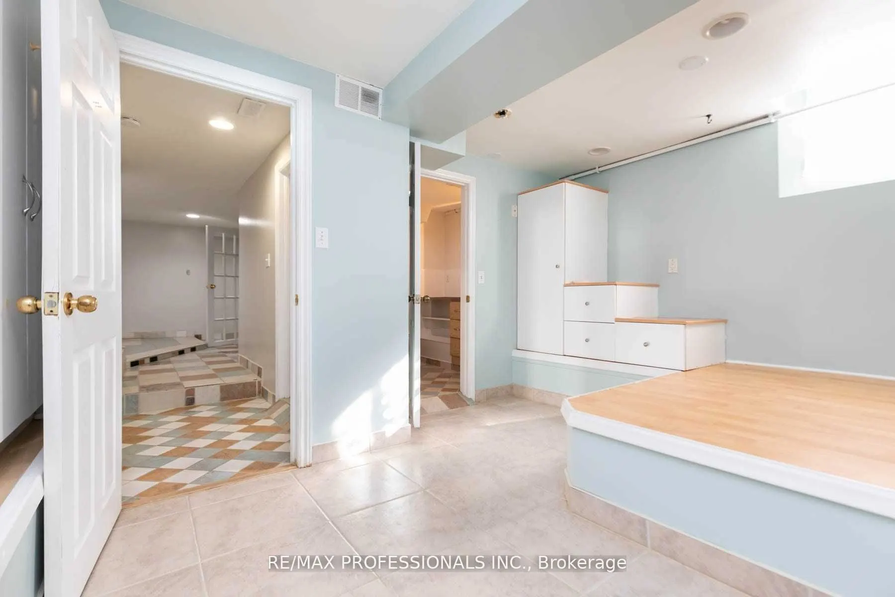 5 Teston Boulevard