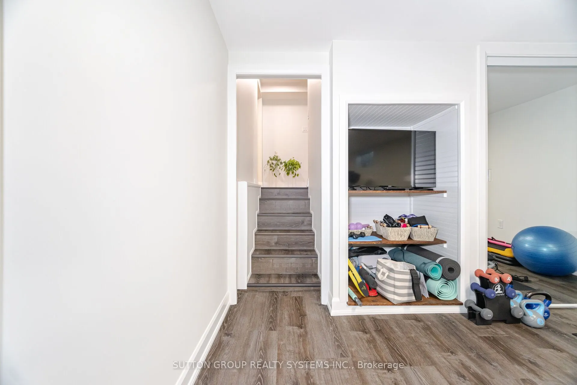 175 Connaught Crescent