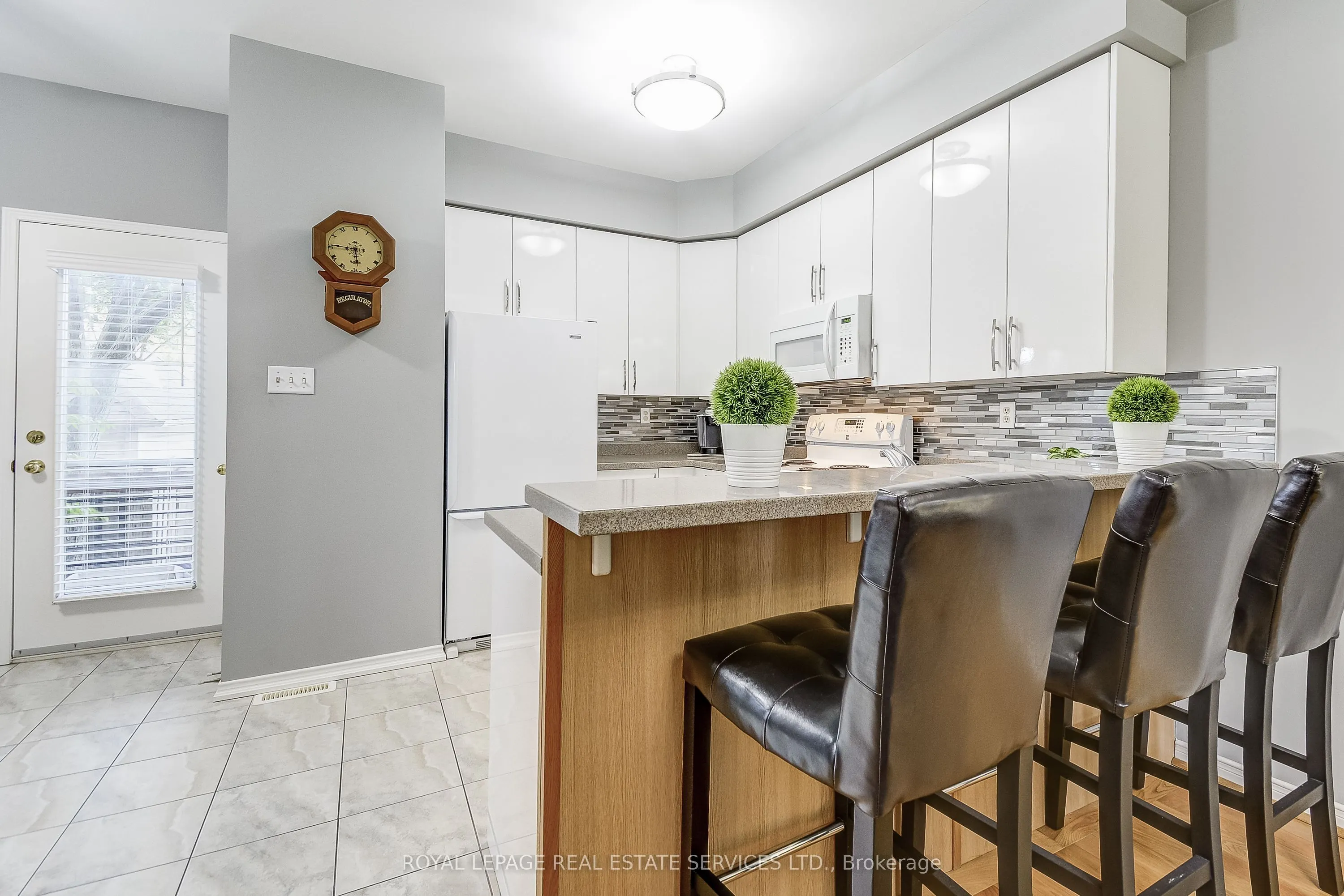 200 Glenashton Drive