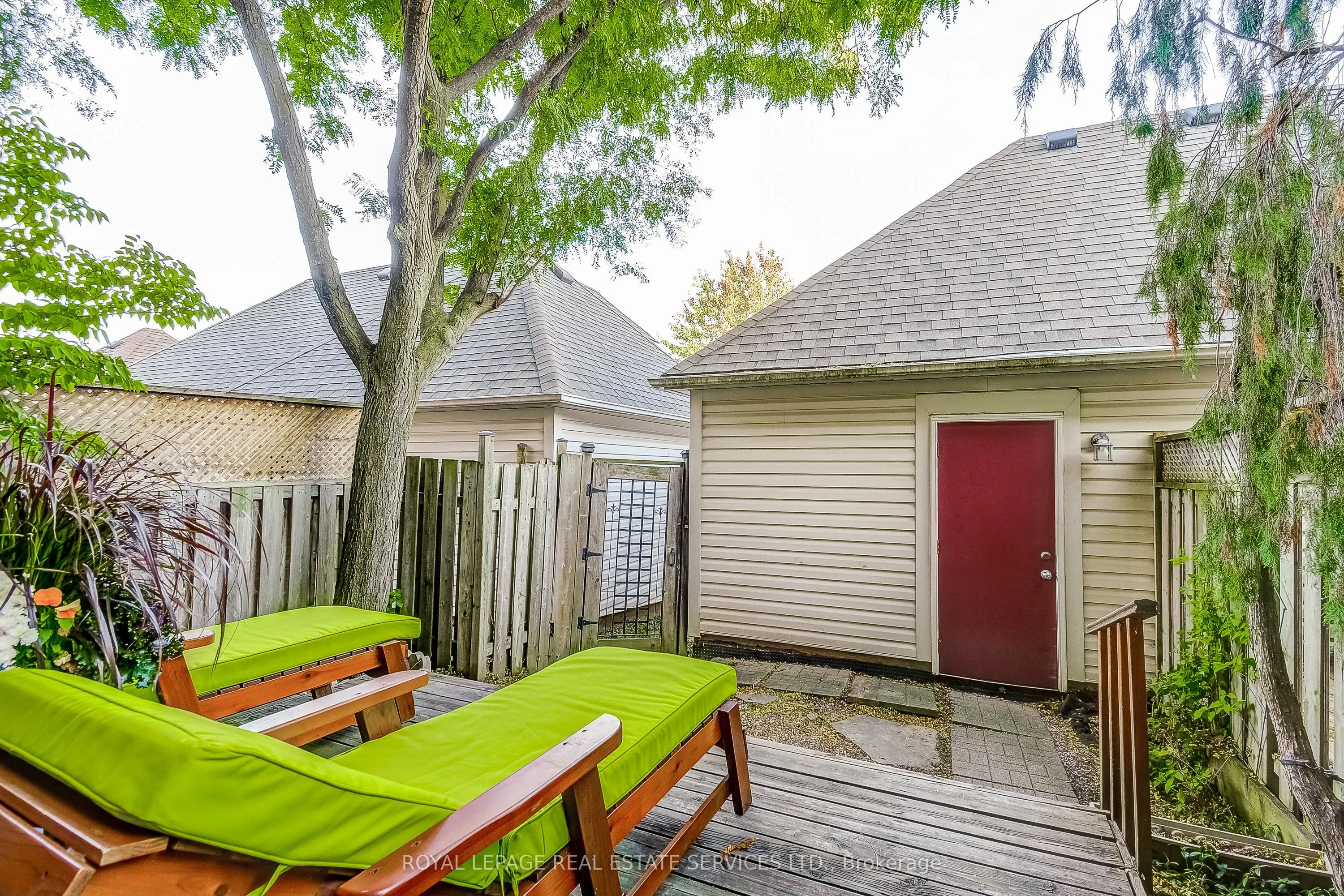 200 Glenashton Drive