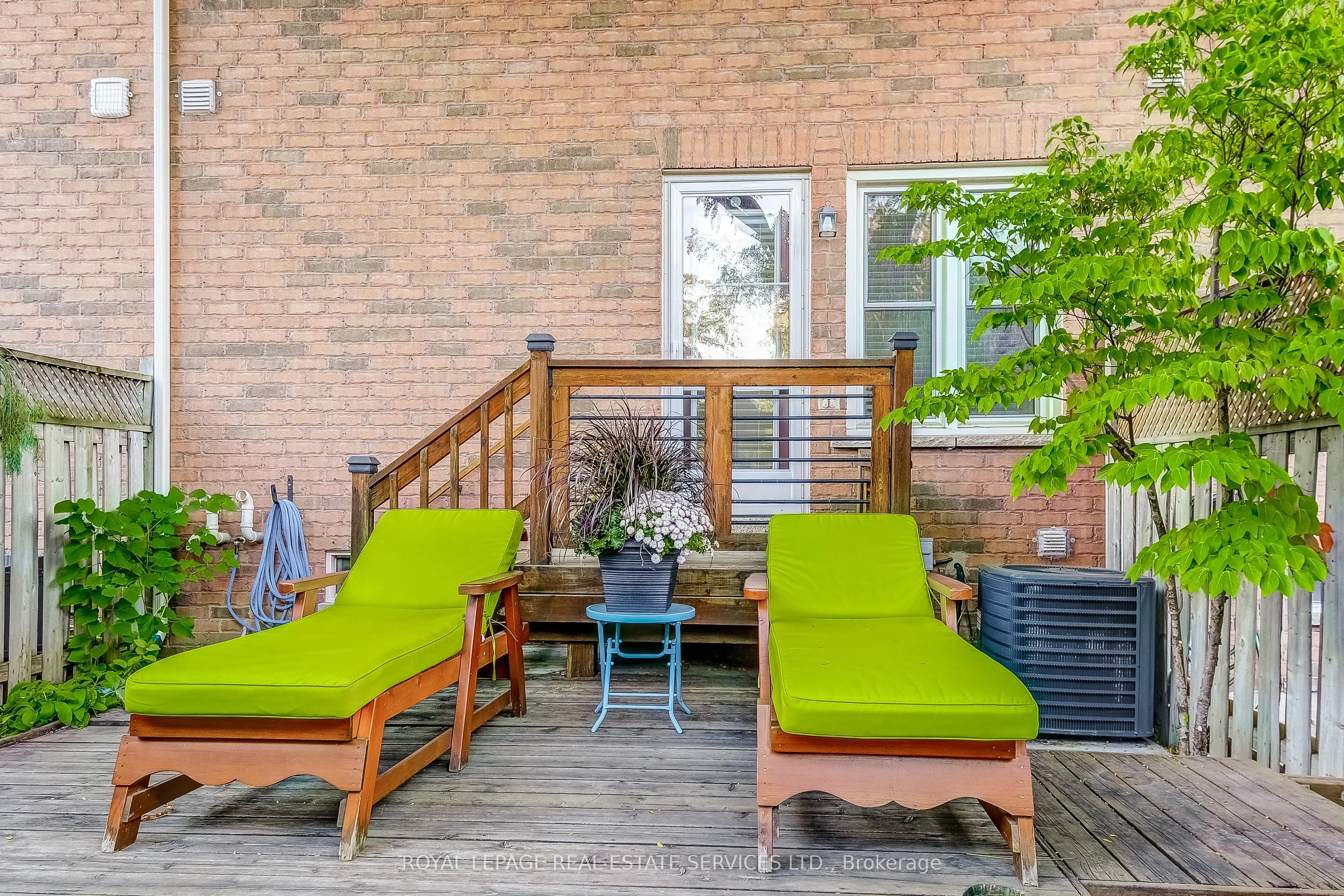200 Glenashton Drive