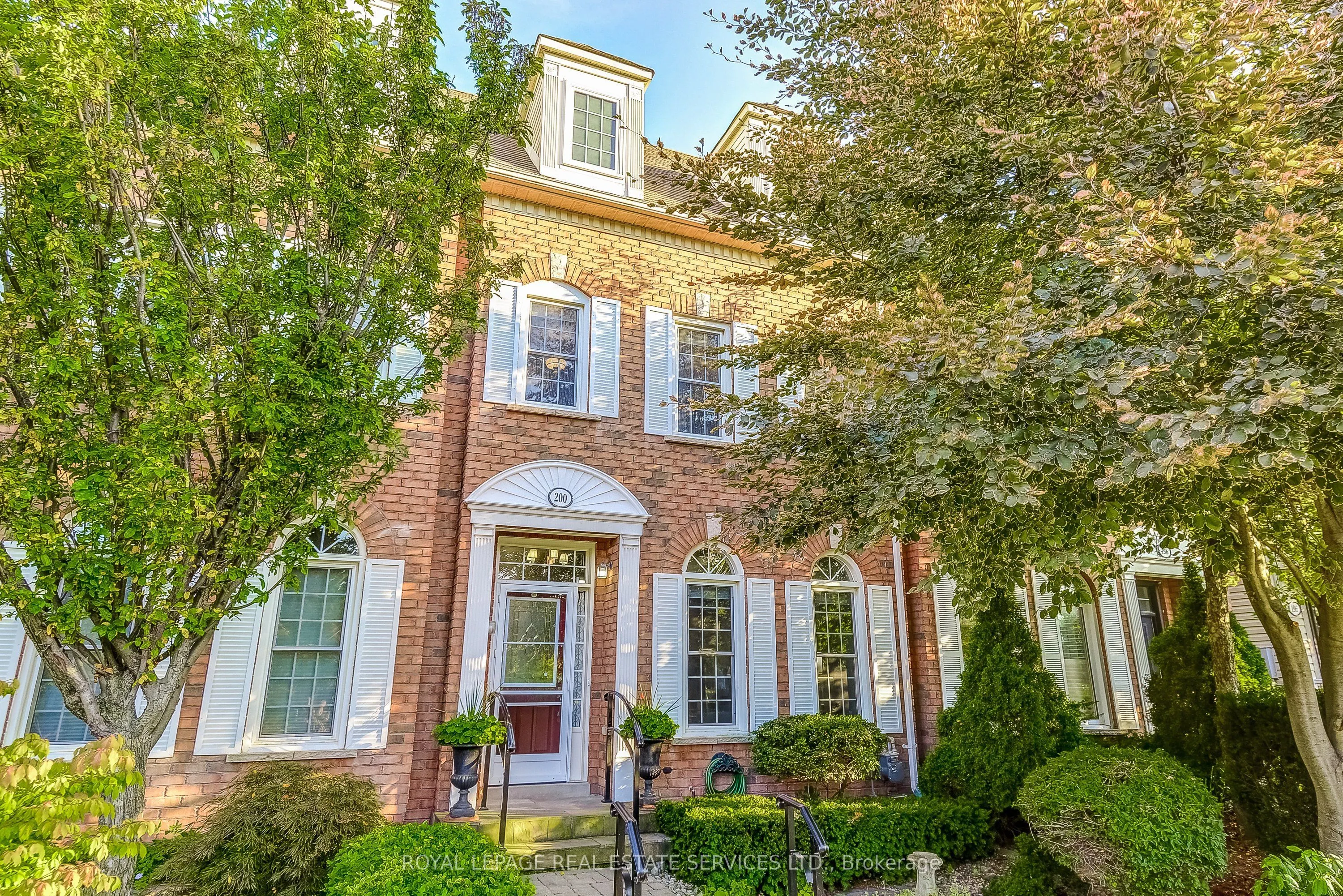 200 Glenashton Drive