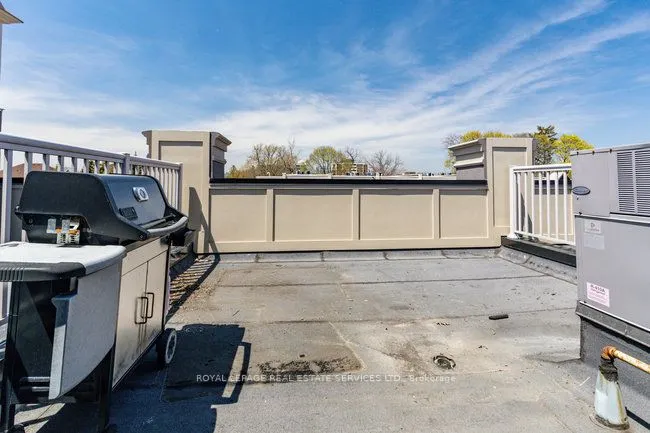 99 Brant Street