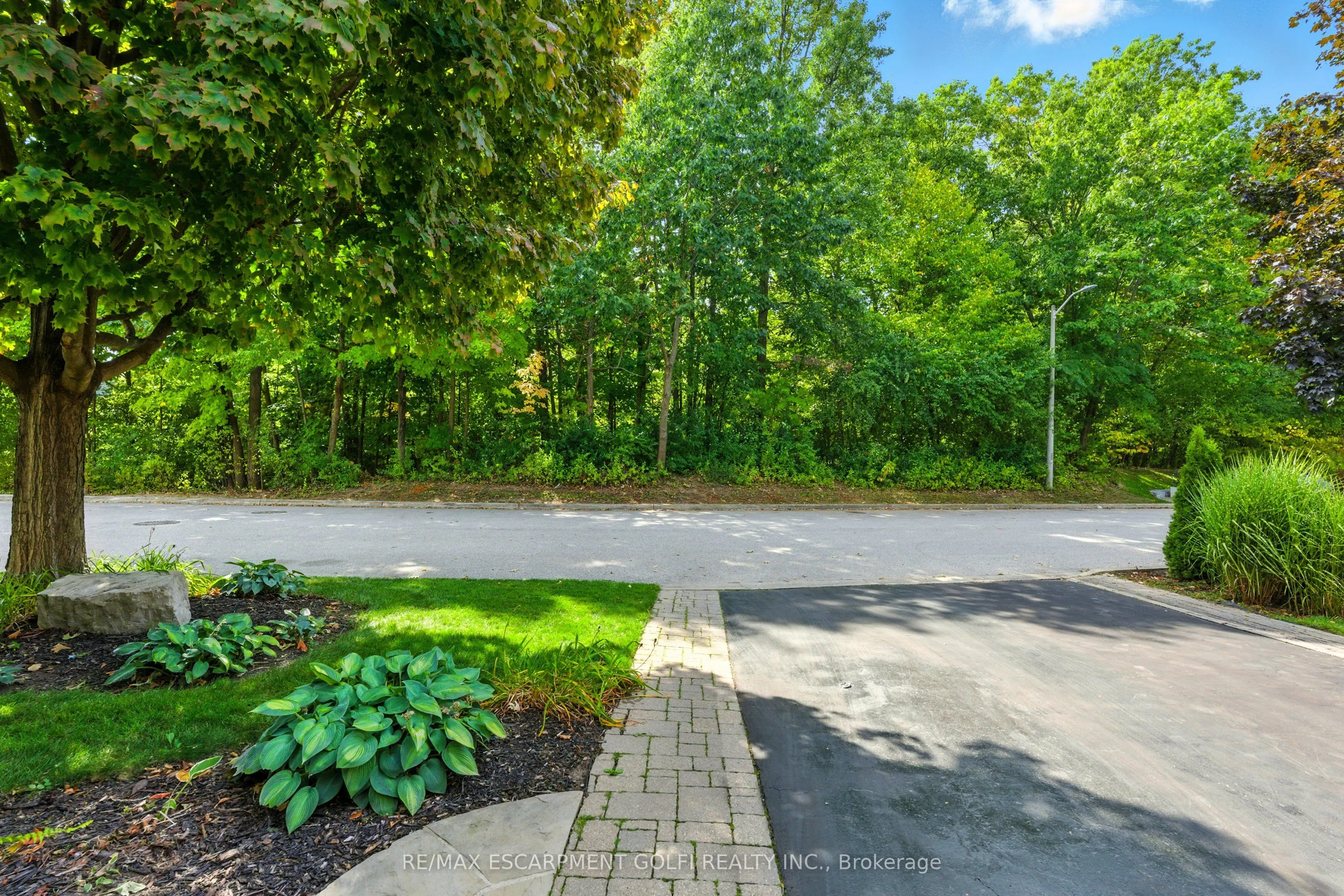 2139 Bushtrail Court