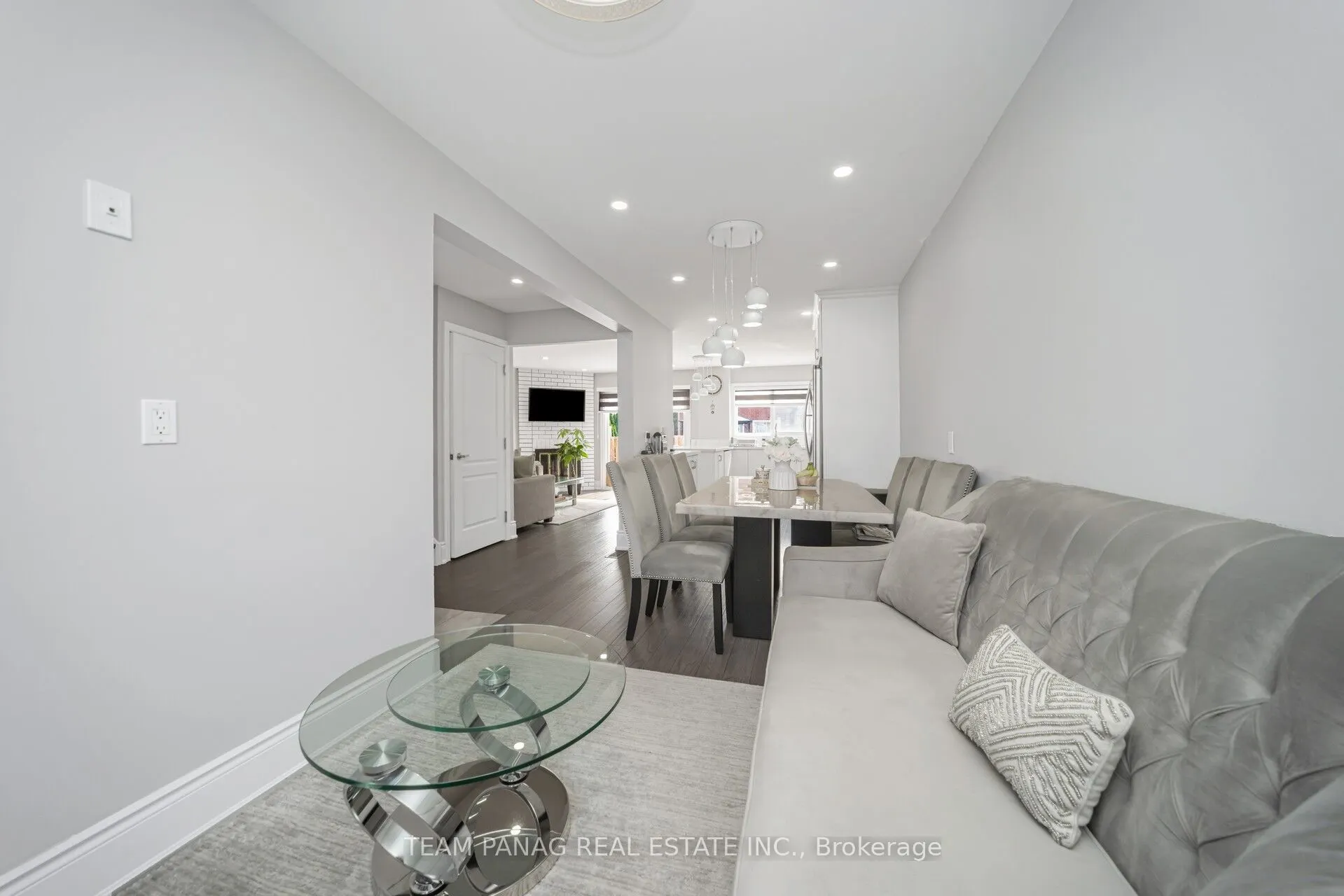 2 Trewartha Crescent