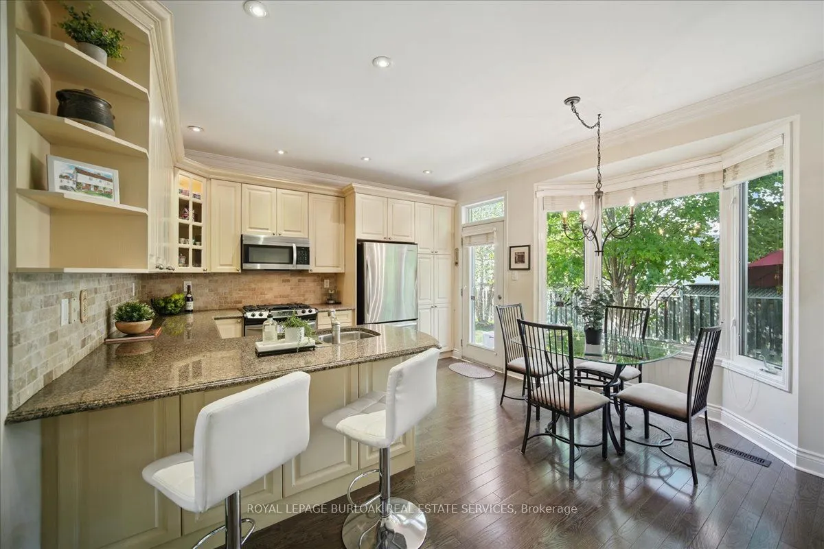 819 Howden Crescent