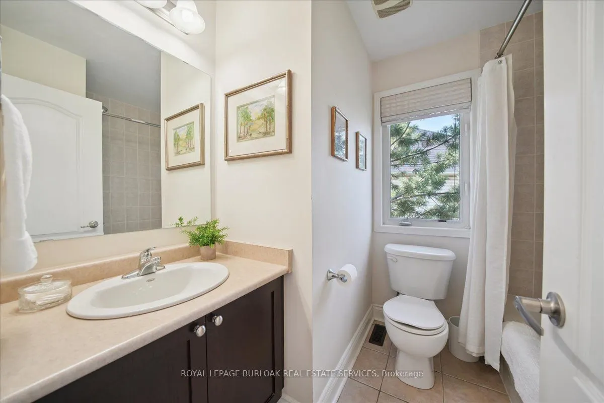 819 Howden Crescent