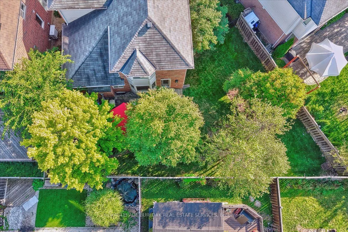 819 Howden Crescent
