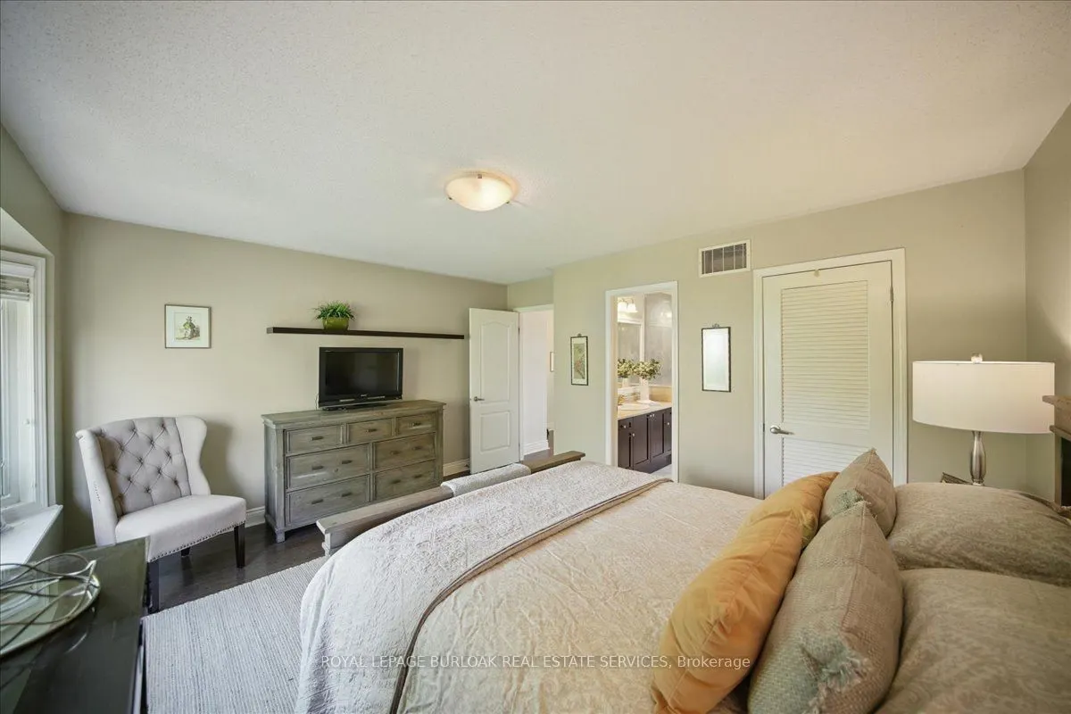 819 Howden Crescent