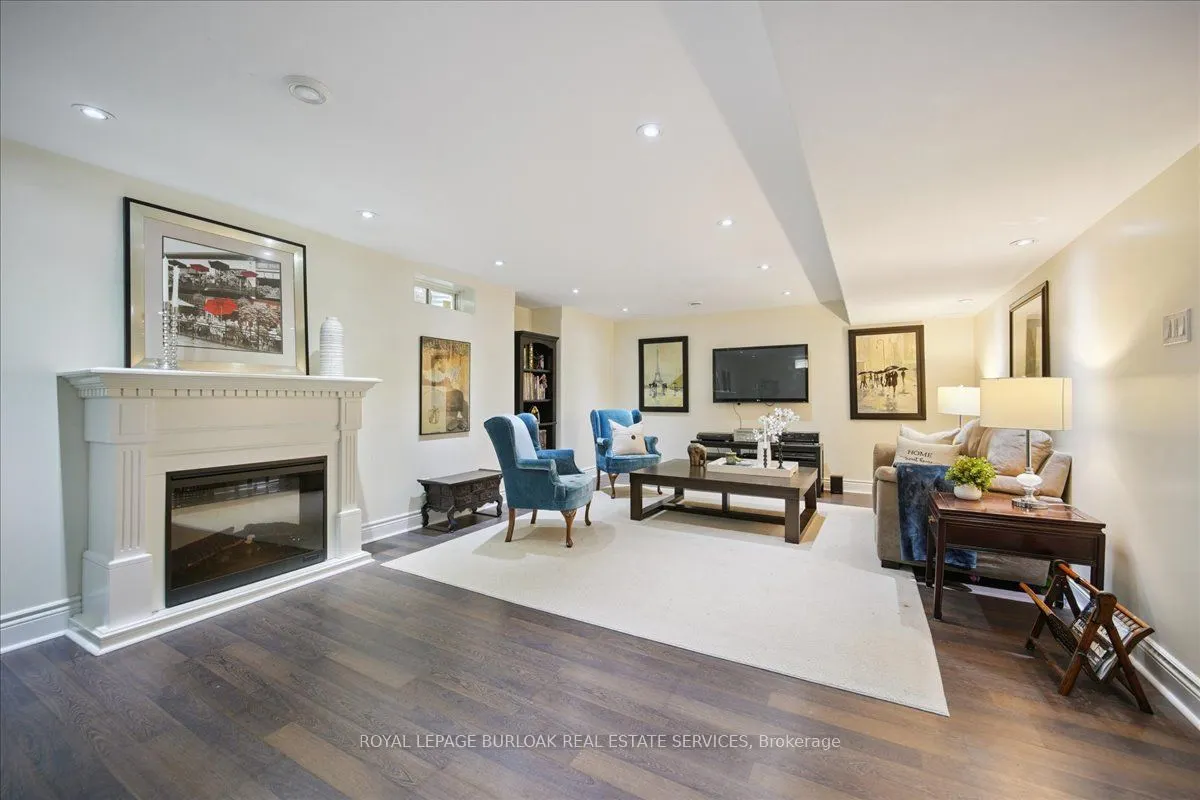 819 Howden Crescent