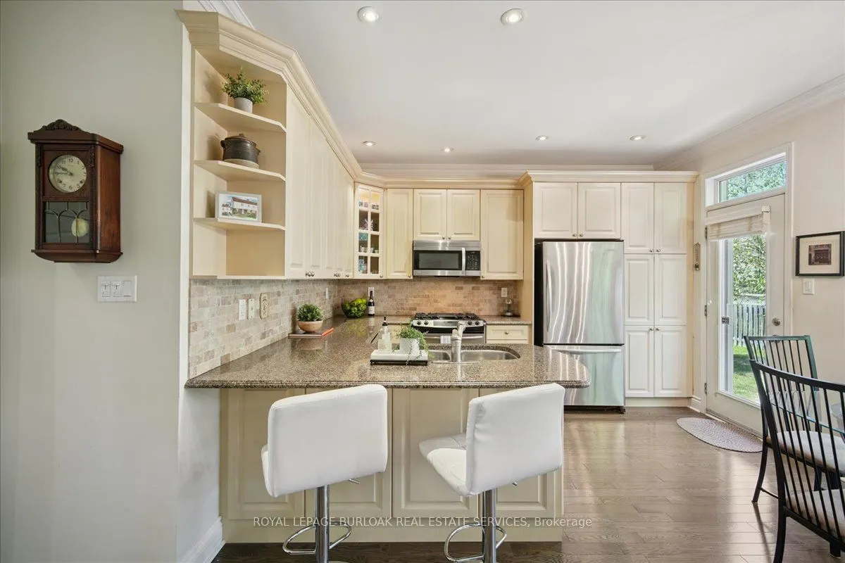 819 Howden Crescent