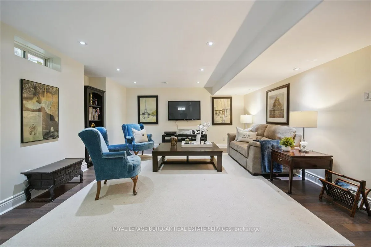 819 Howden Crescent