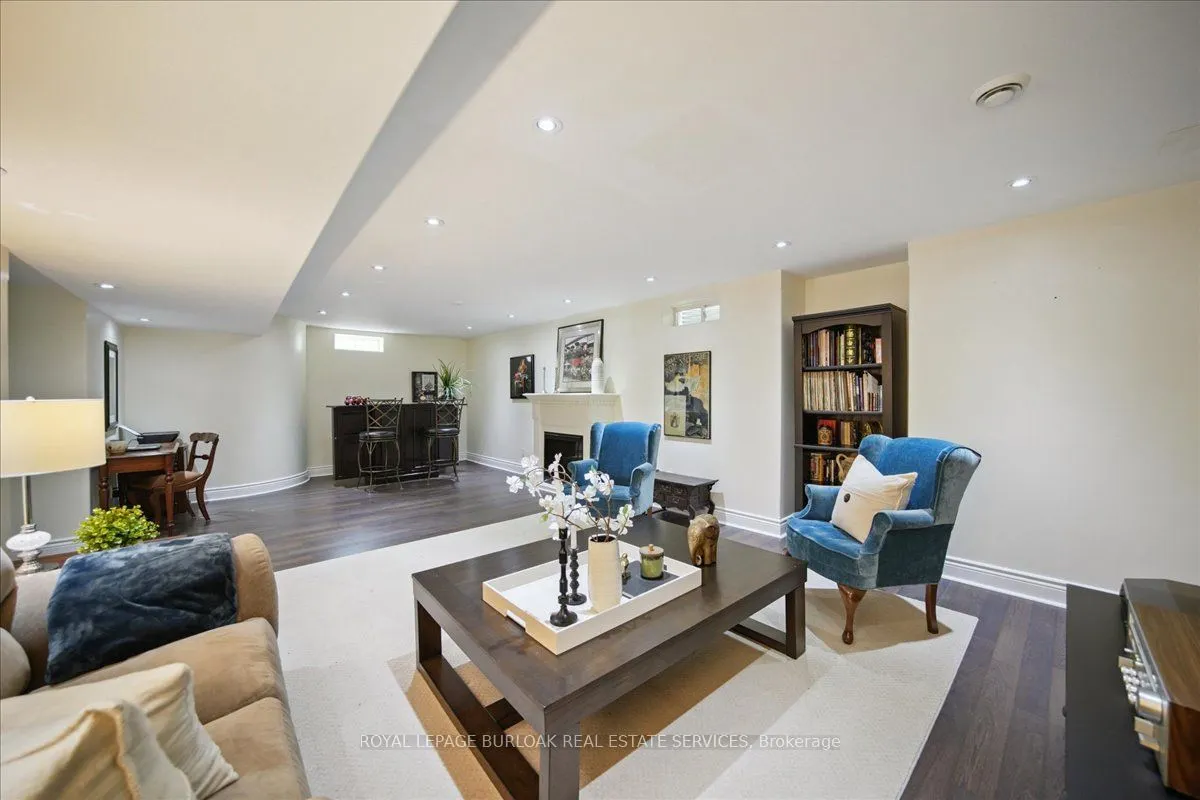 819 Howden Crescent