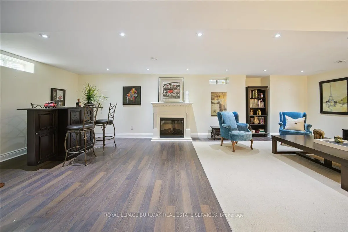 819 Howden Crescent