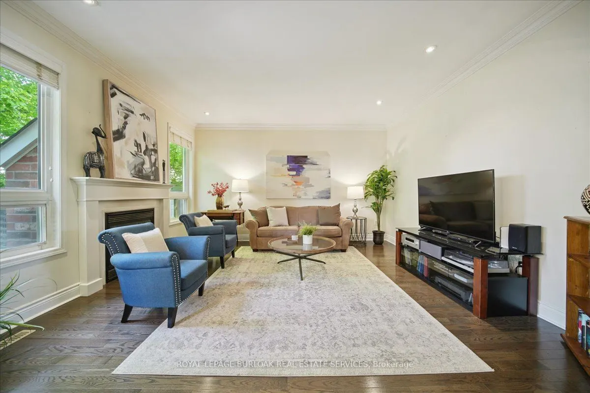 819 Howden Crescent