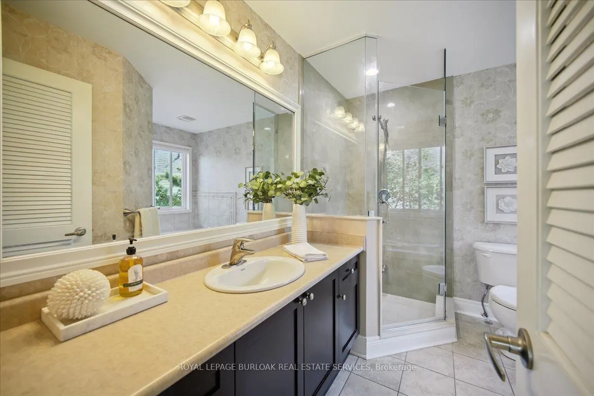 819 Howden Crescent