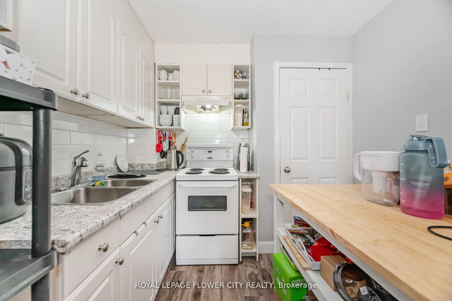 376 Hansen Road N