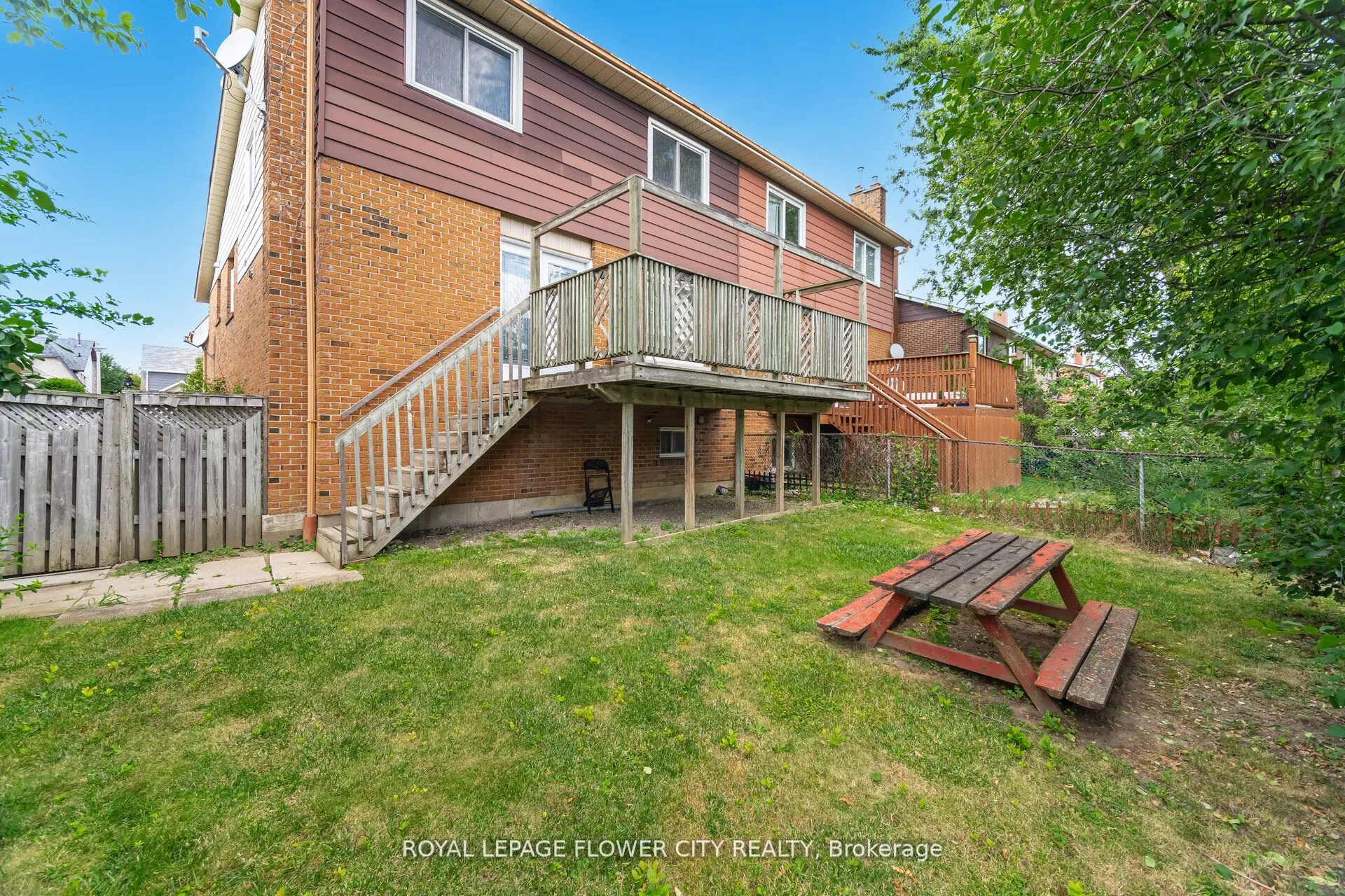376 Hansen Road N