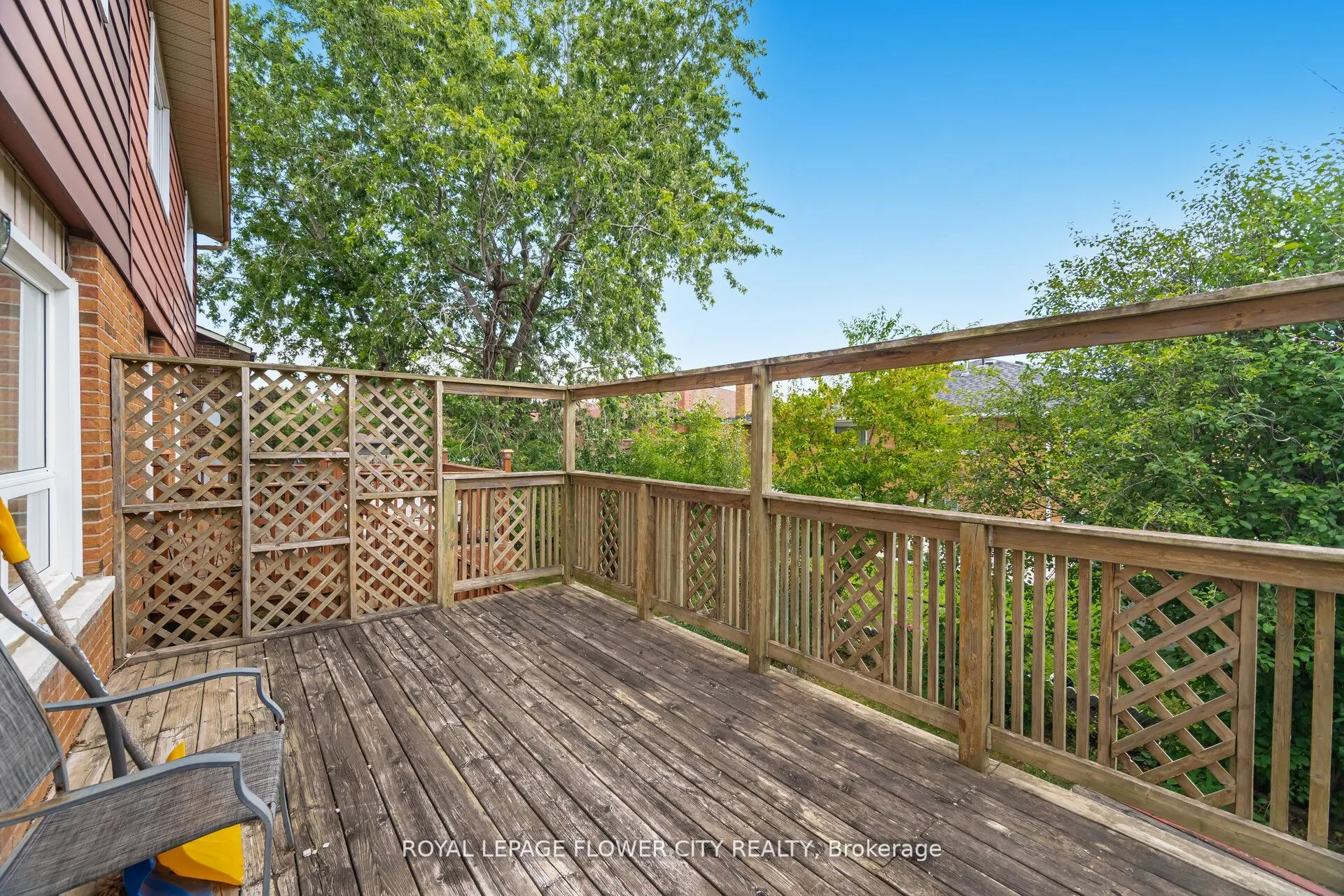 376 Hansen Road N
