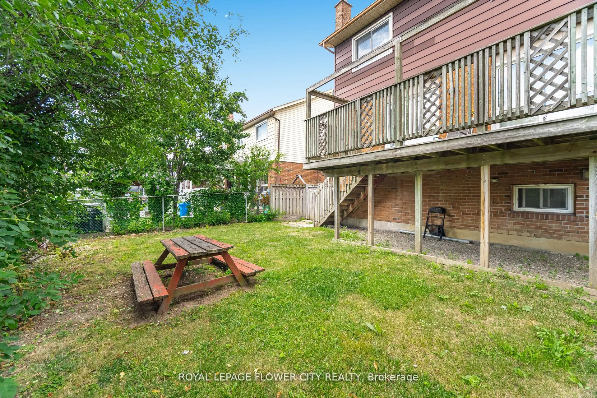 376 Hansen Road N