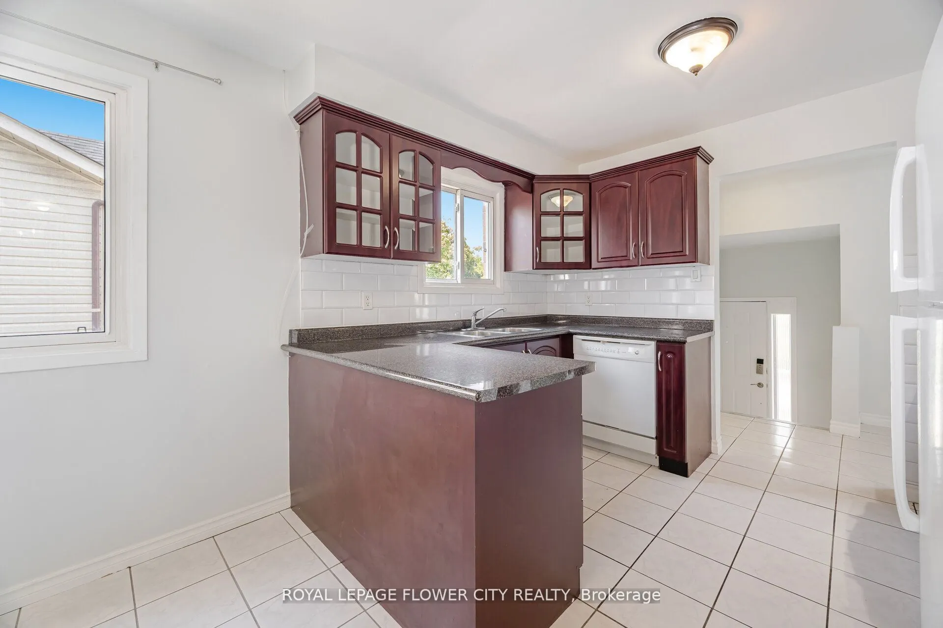 376 Hansen Road N