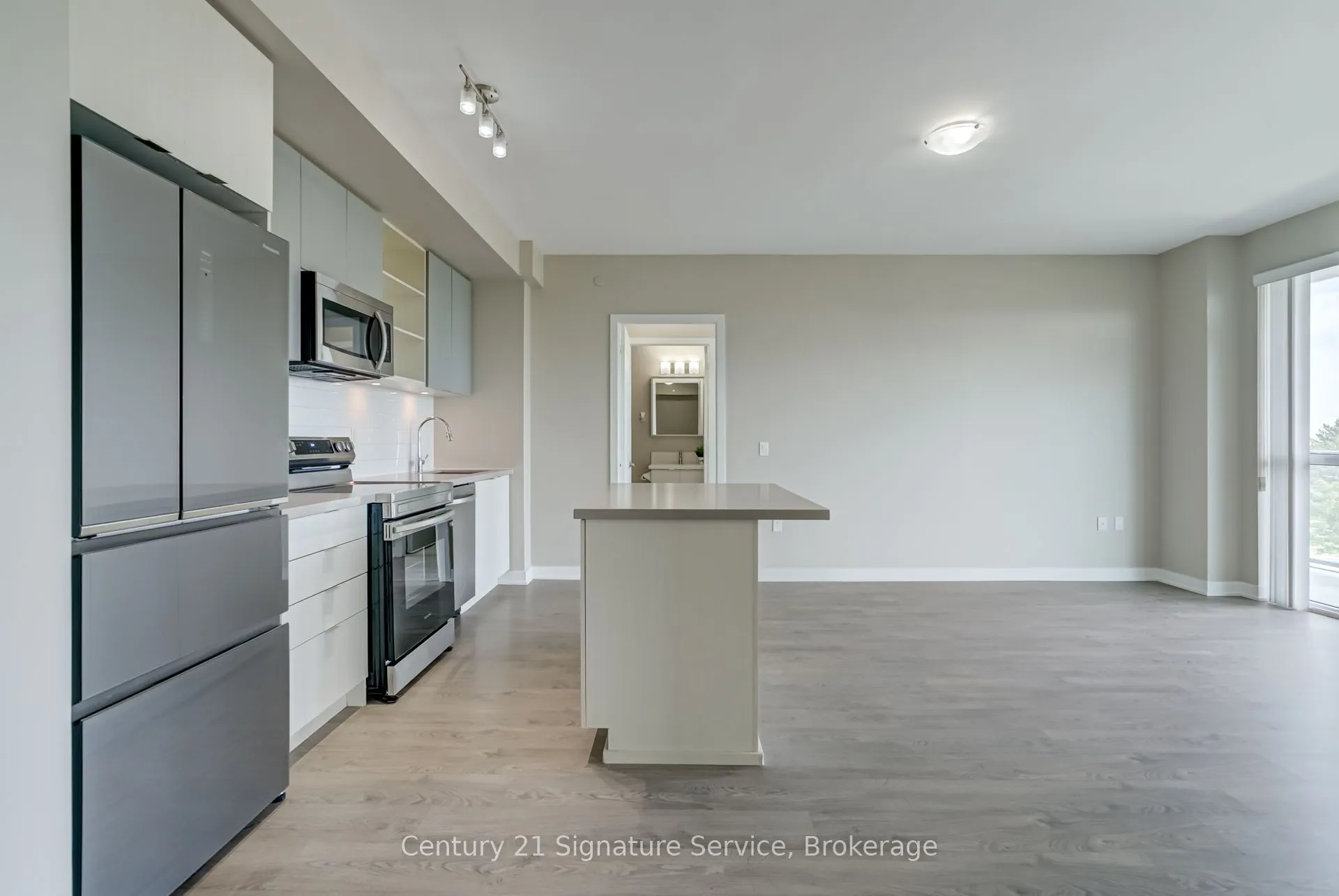 4677 Glen Erin Drive, #304