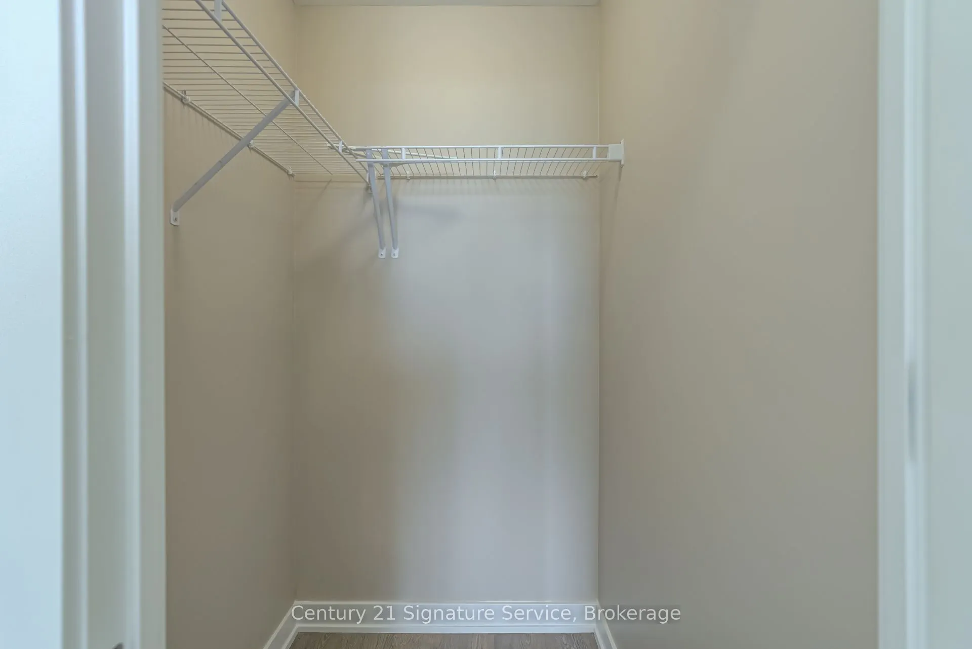 4677 Glen Erin Drive, #304