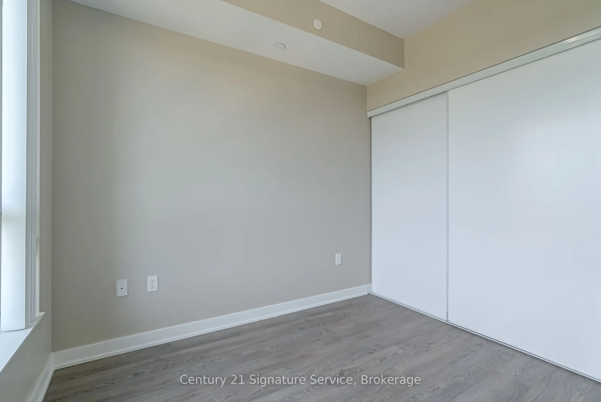 4677 Glen Erin Drive, #304