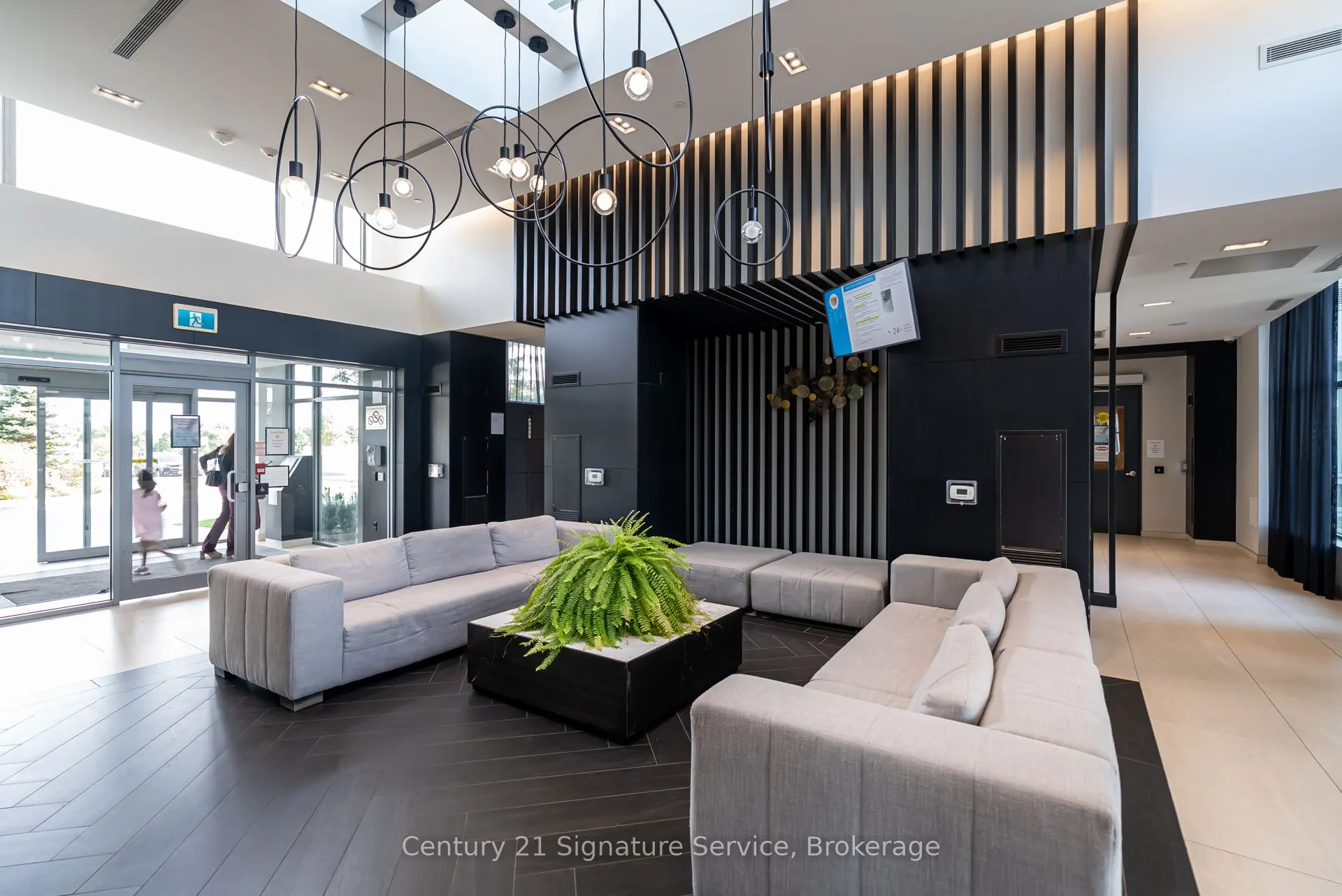 4677 Glen Erin Drive, #304