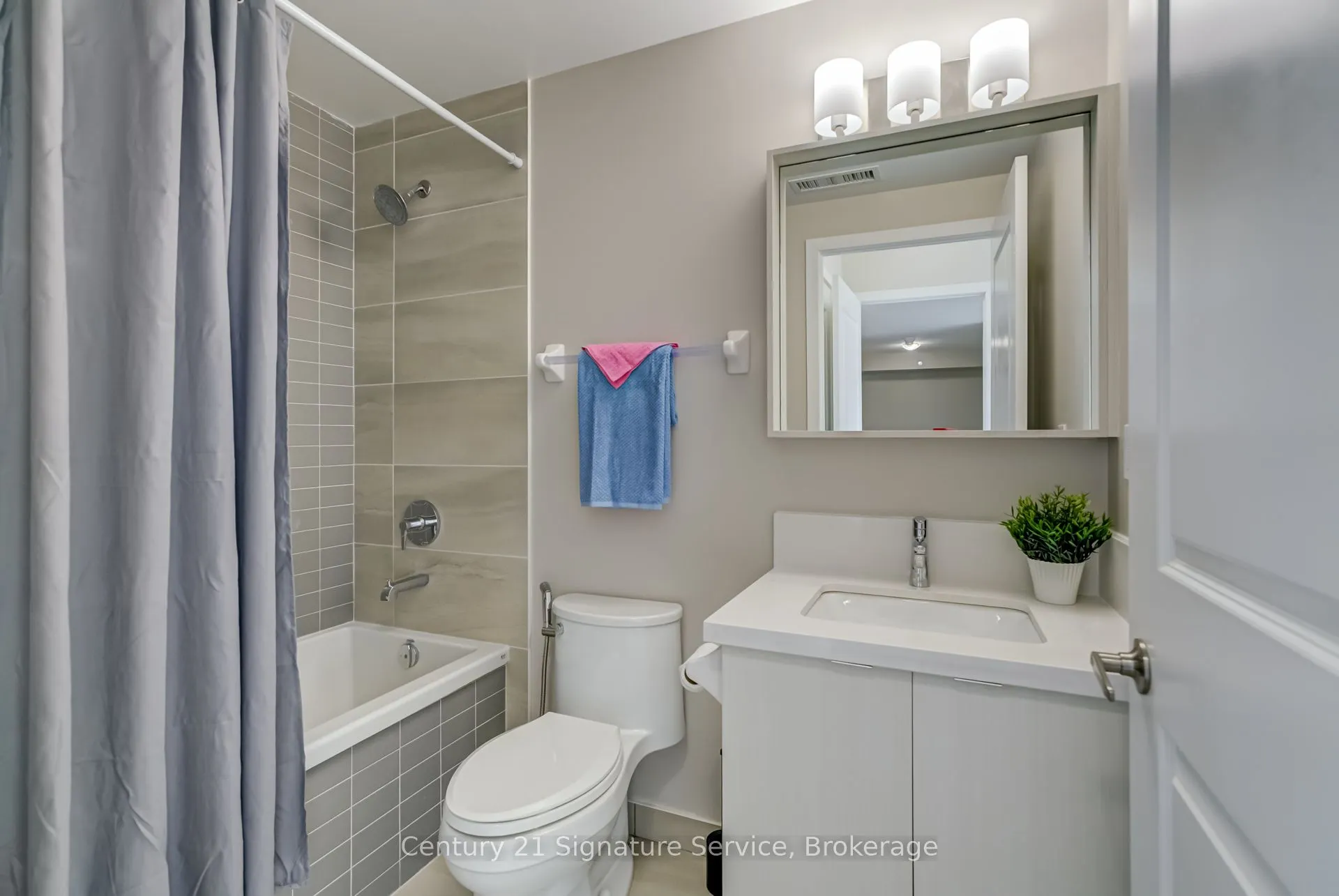 4677 Glen Erin Drive, #304