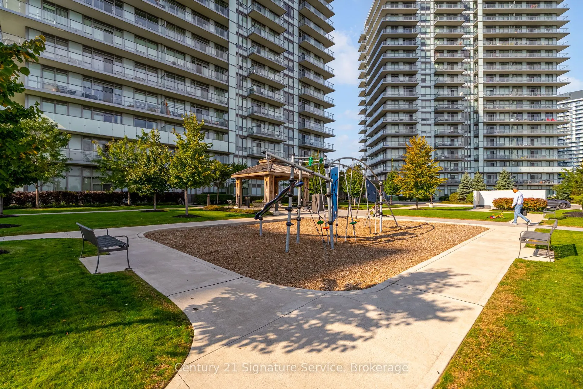 4677 Glen Erin Drive, #304
