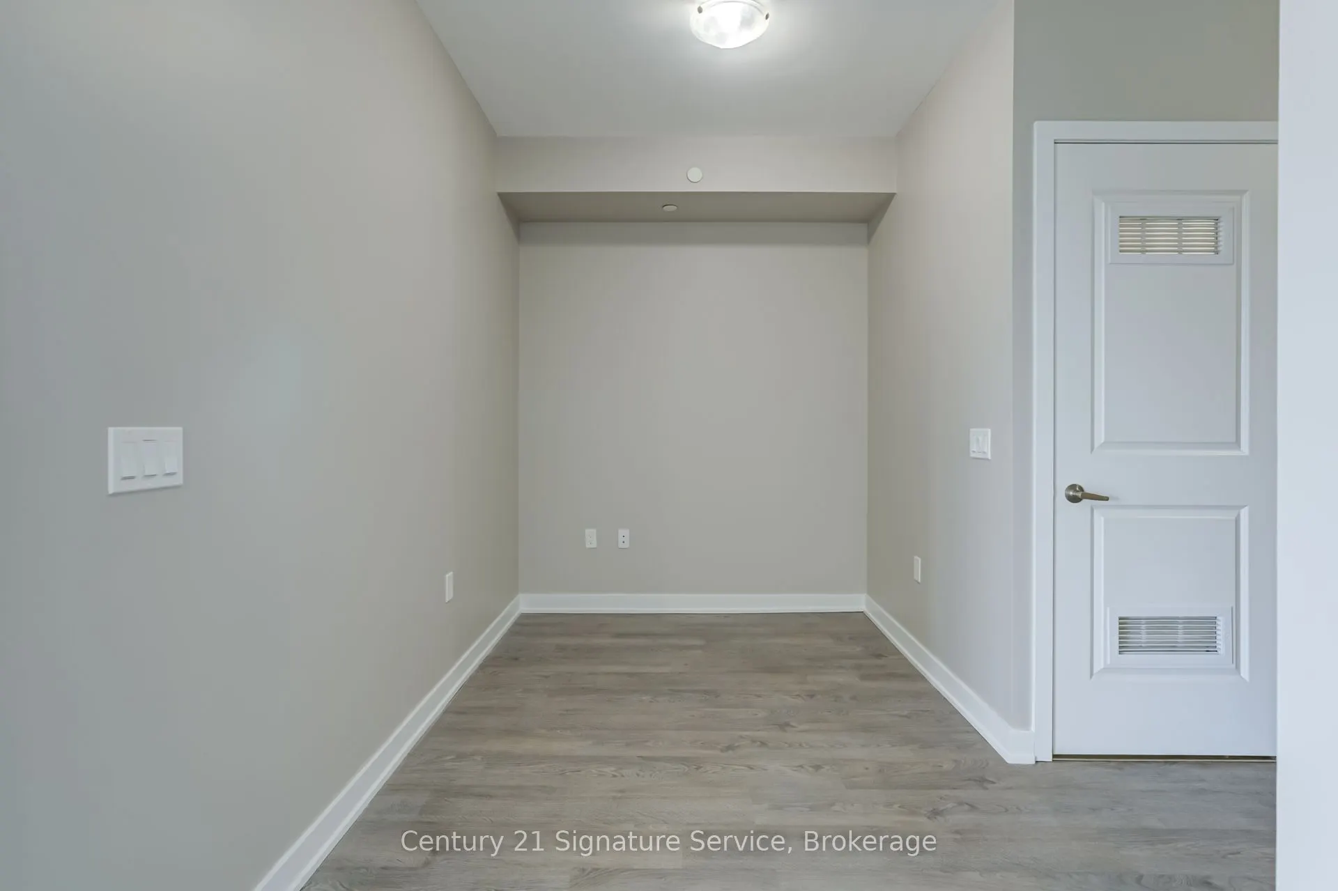 4677 Glen Erin Drive, #304