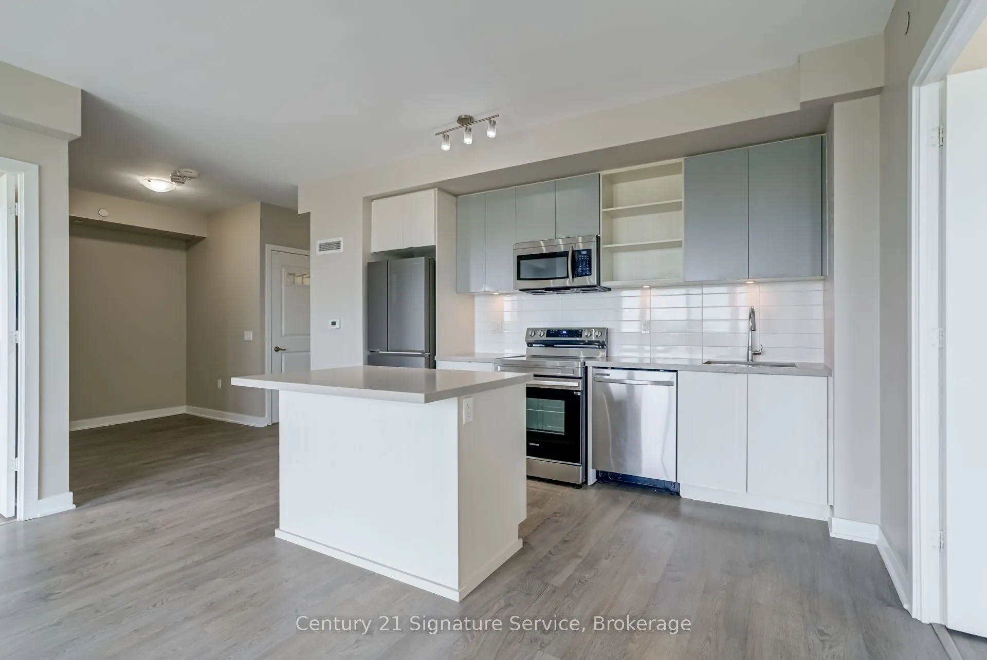 4677 Glen Erin Drive, #304