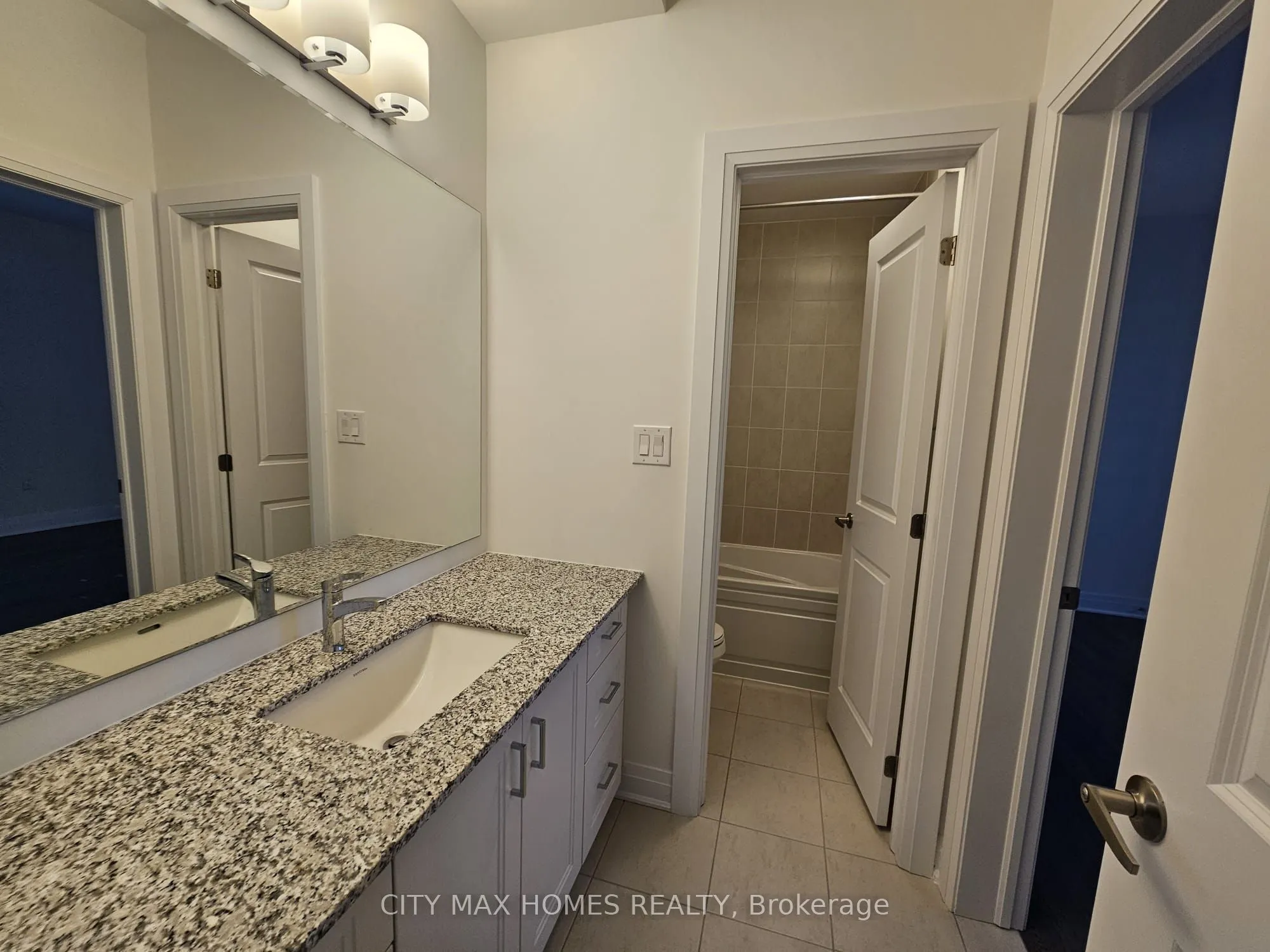 3240 Mariner Passage