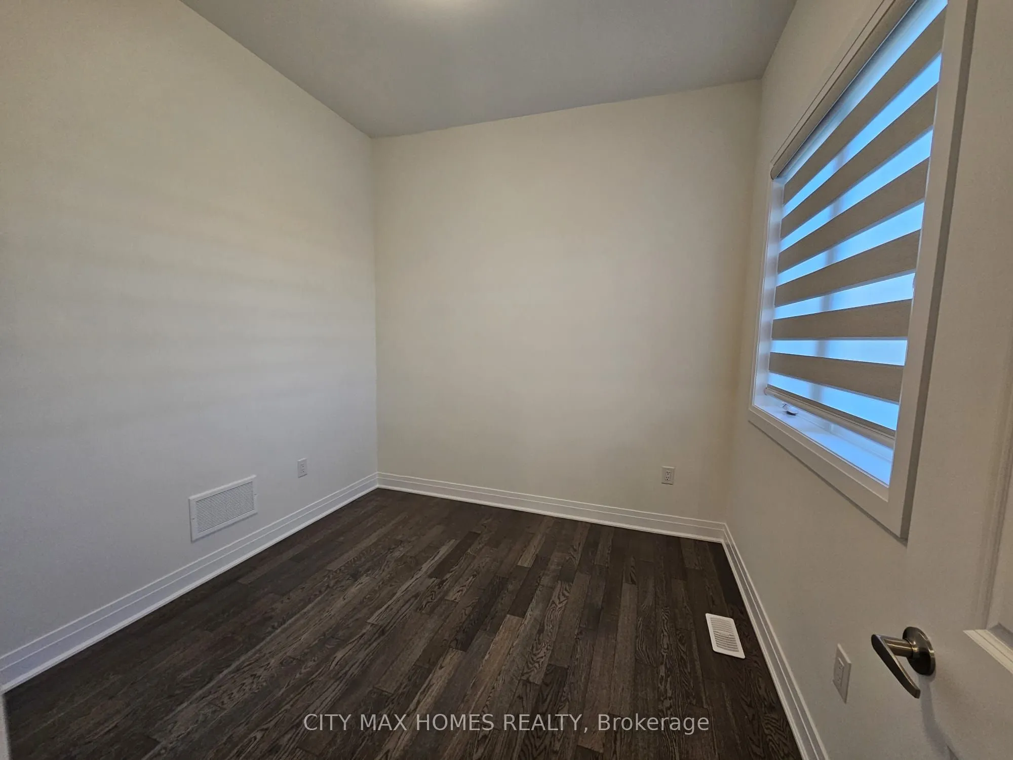 3240 Mariner Passage