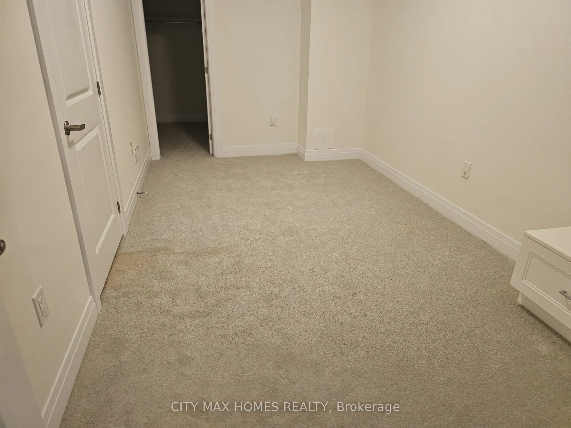 3240 Mariner Passage