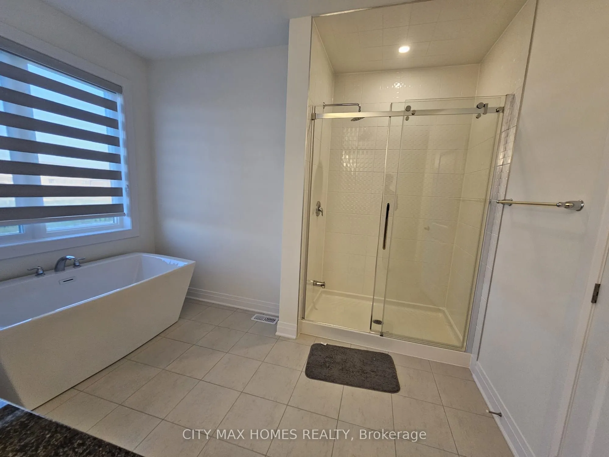3240 Mariner Passage