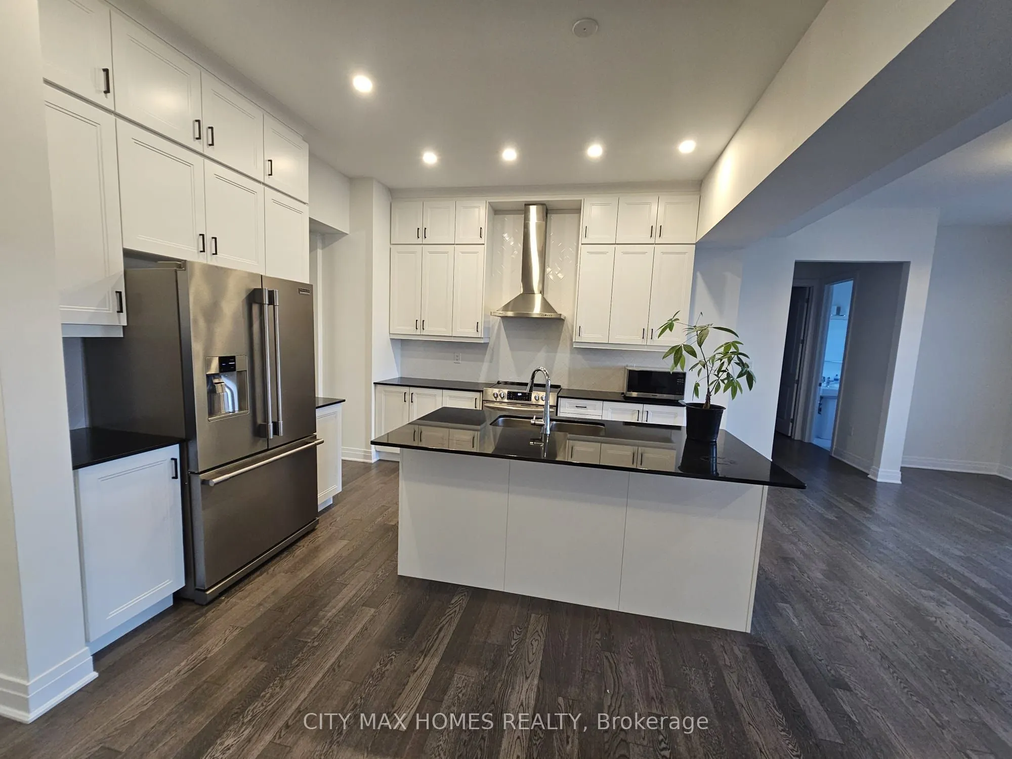 3240 Mariner Passage