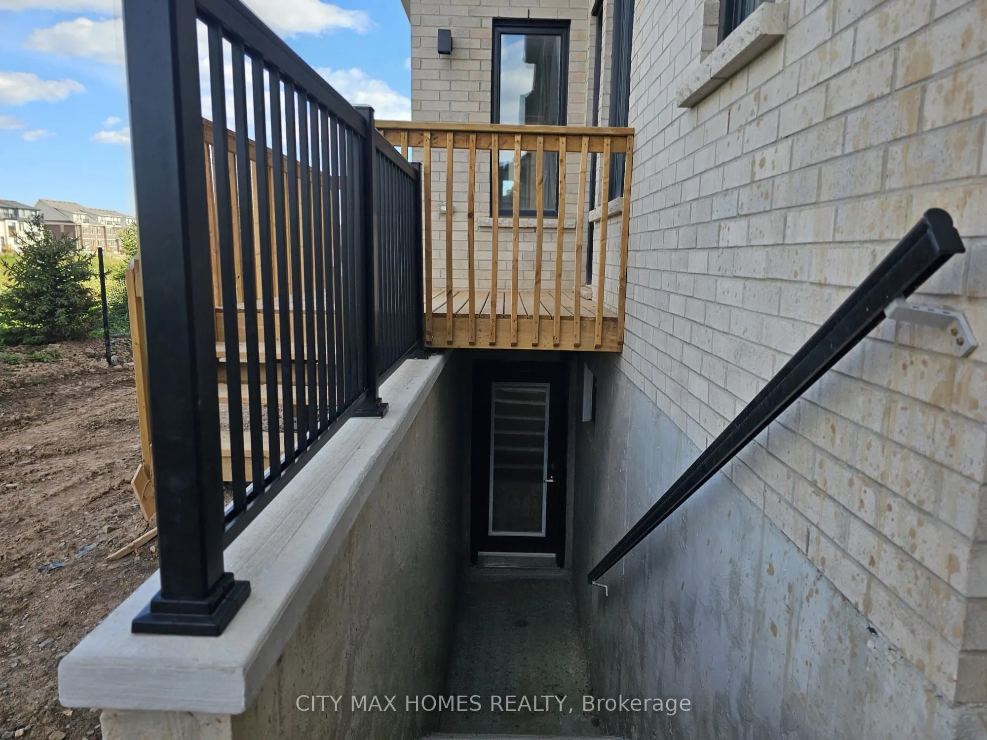 3240 Mariner Passage