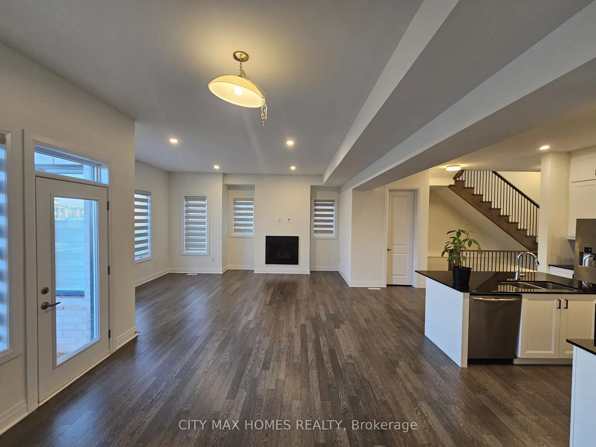 3240 Mariner Passage