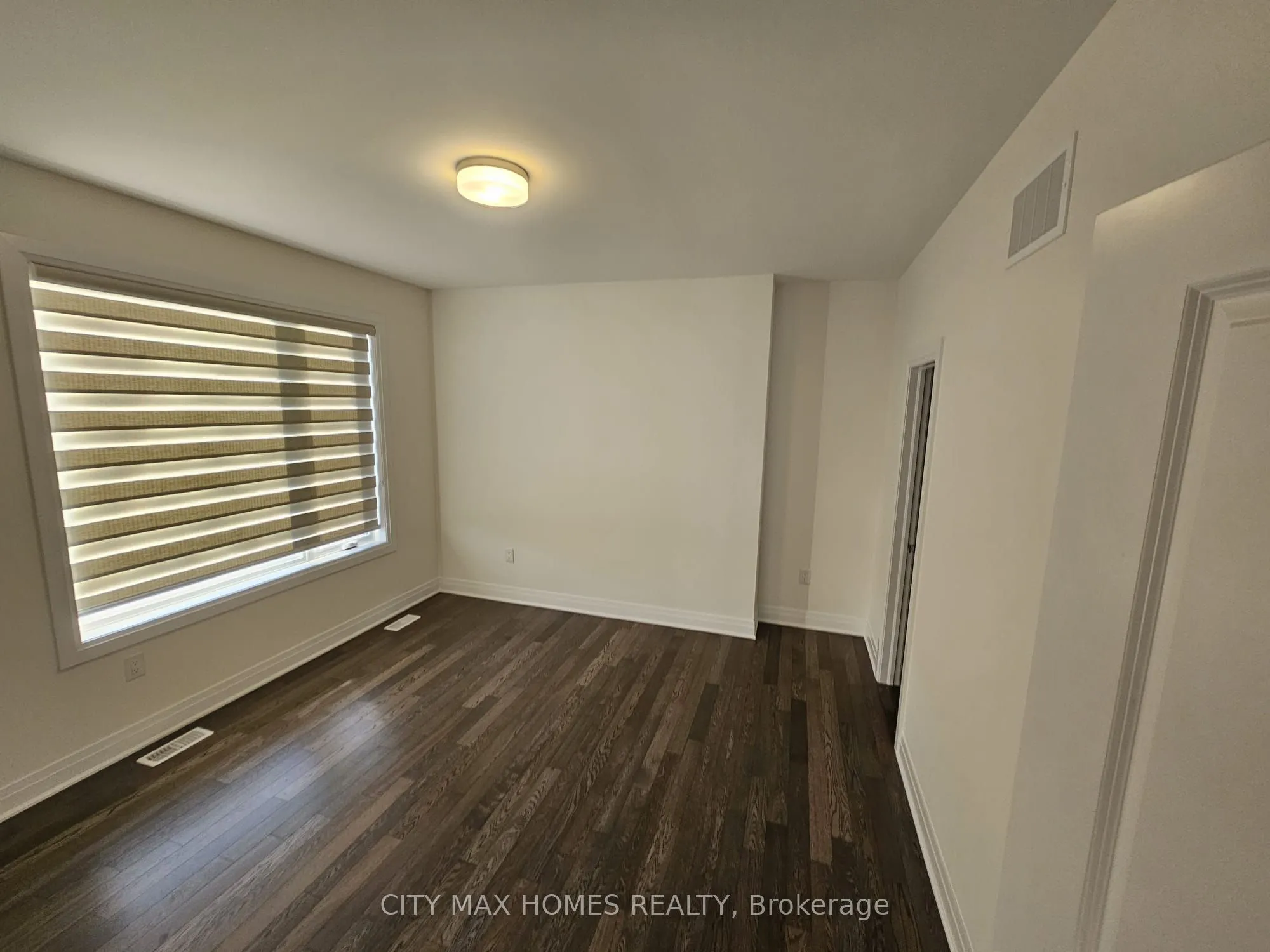 3240 Mariner Passage