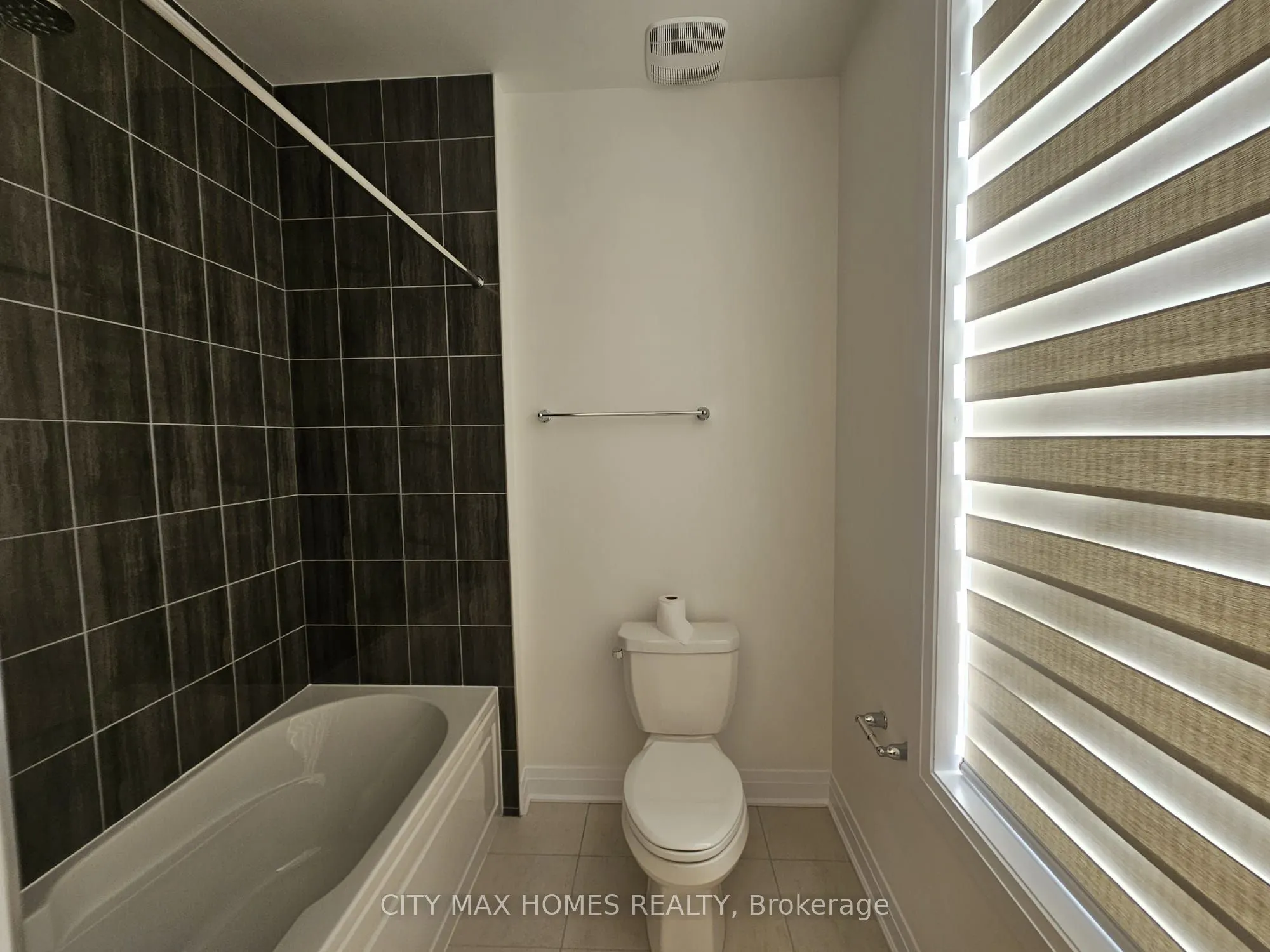 3240 Mariner Passage