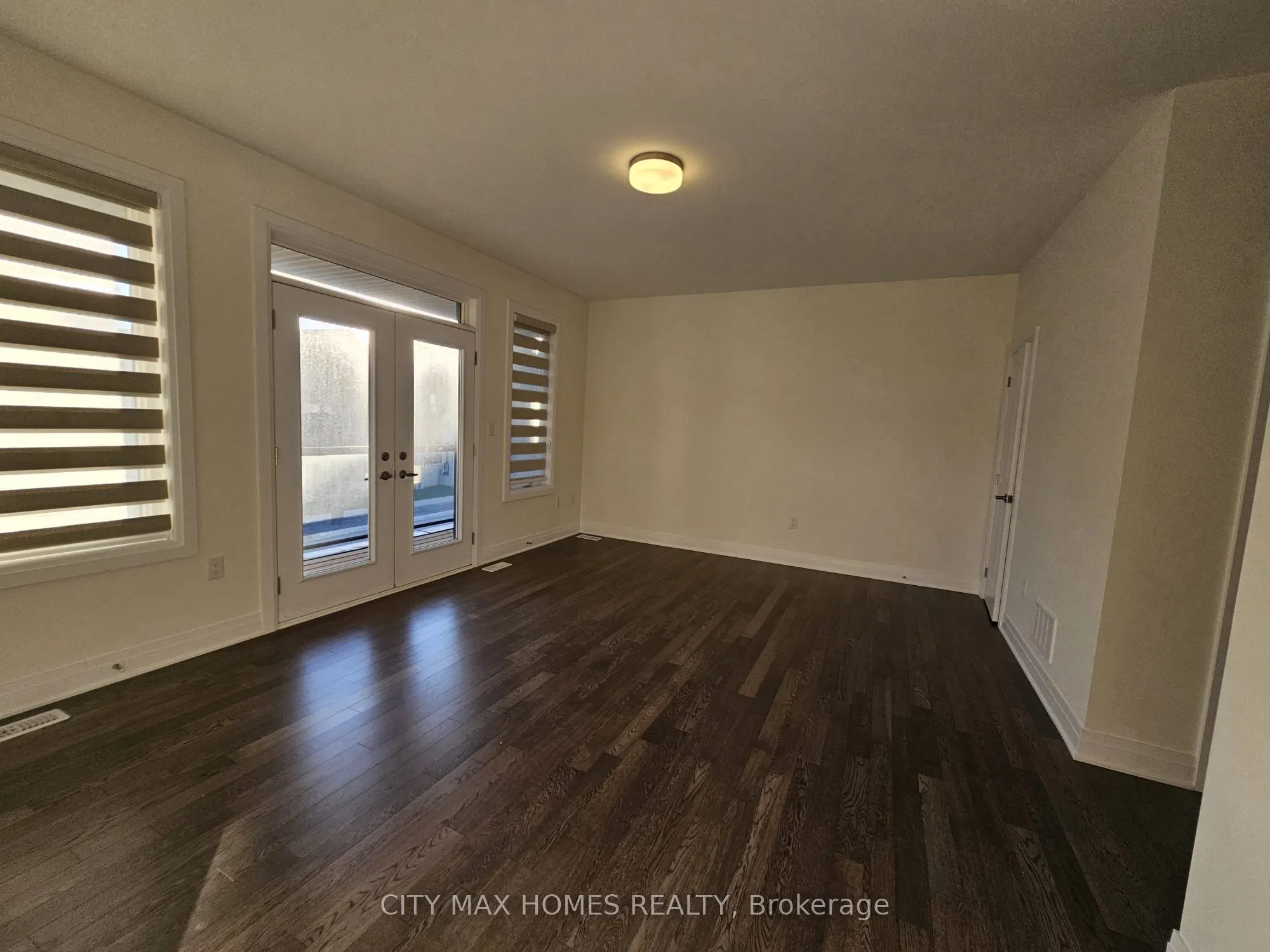 3240 Mariner Passage