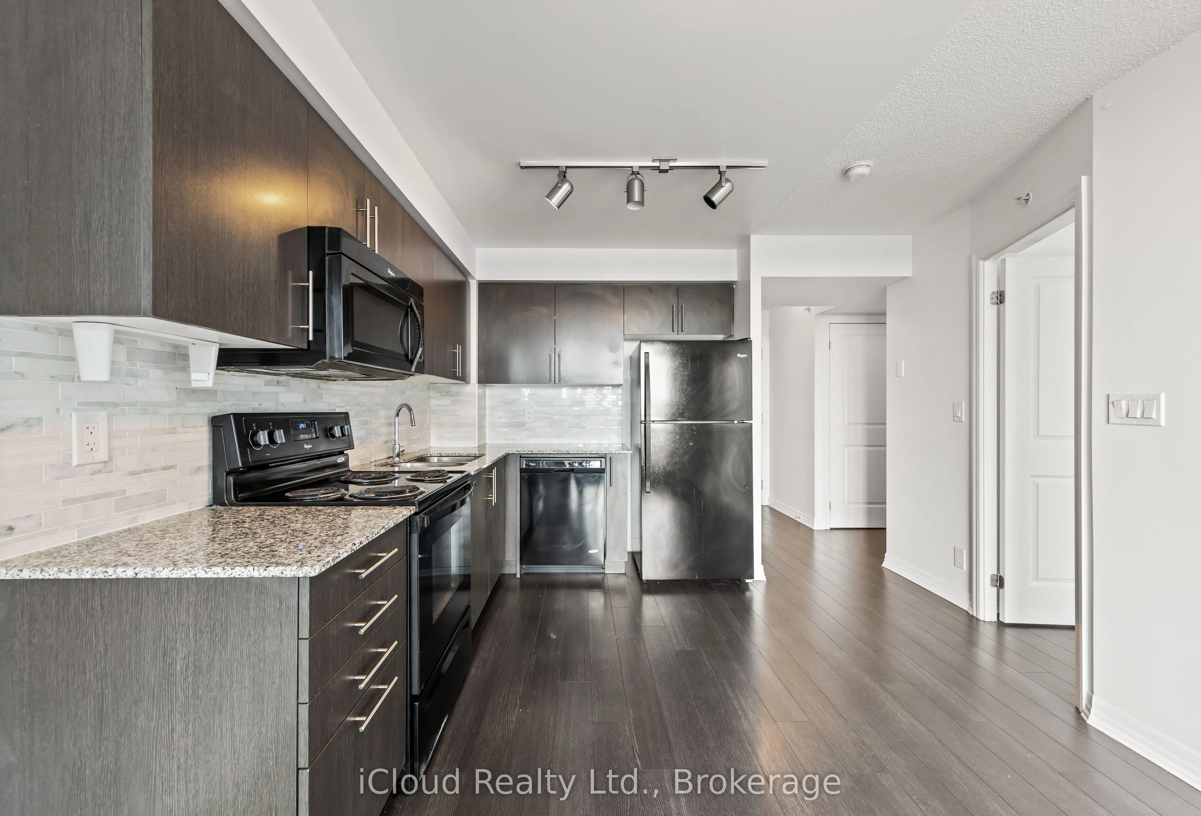 80 Esther Lorrie Drive, #1002