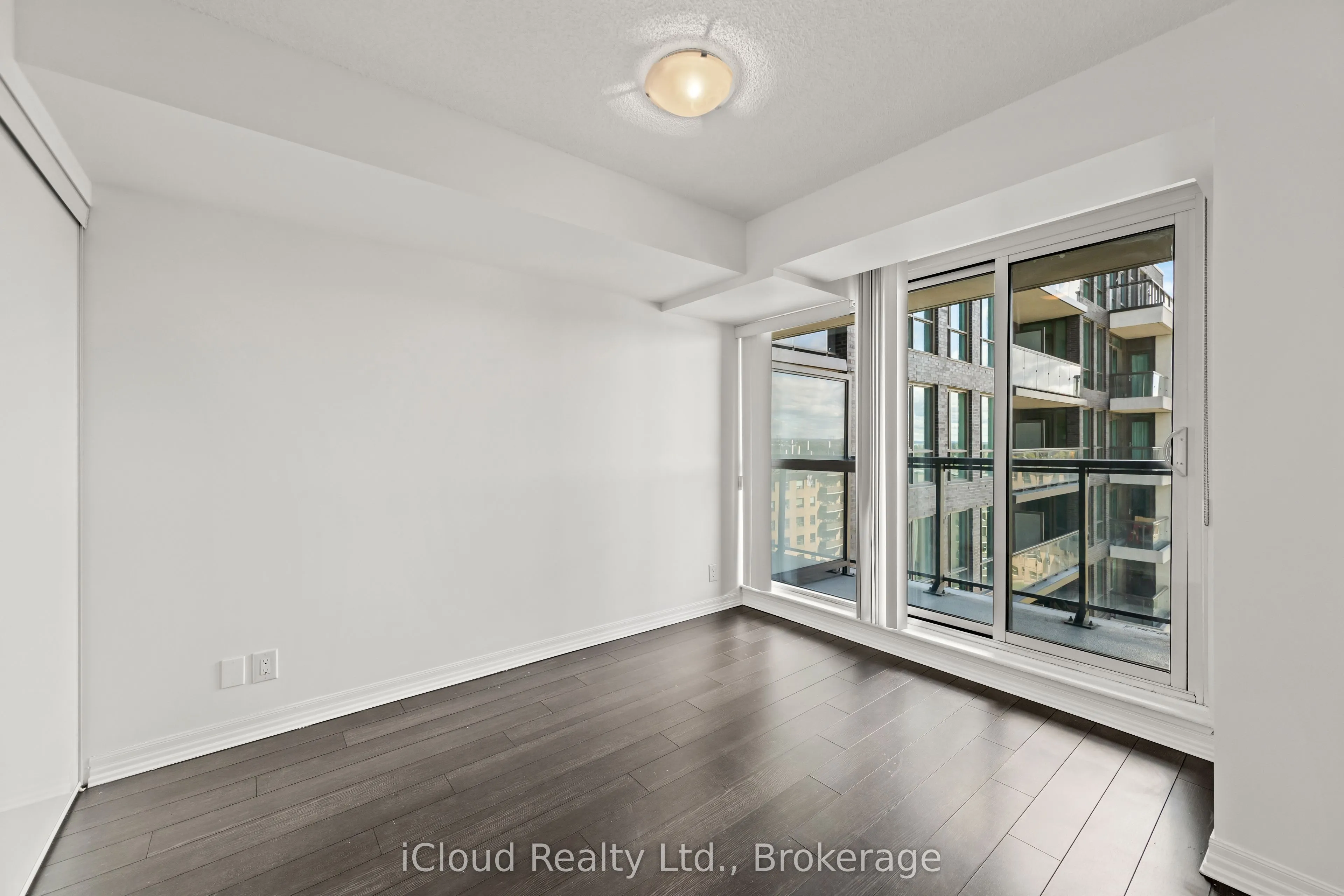 80 Esther Lorrie Drive, #1002