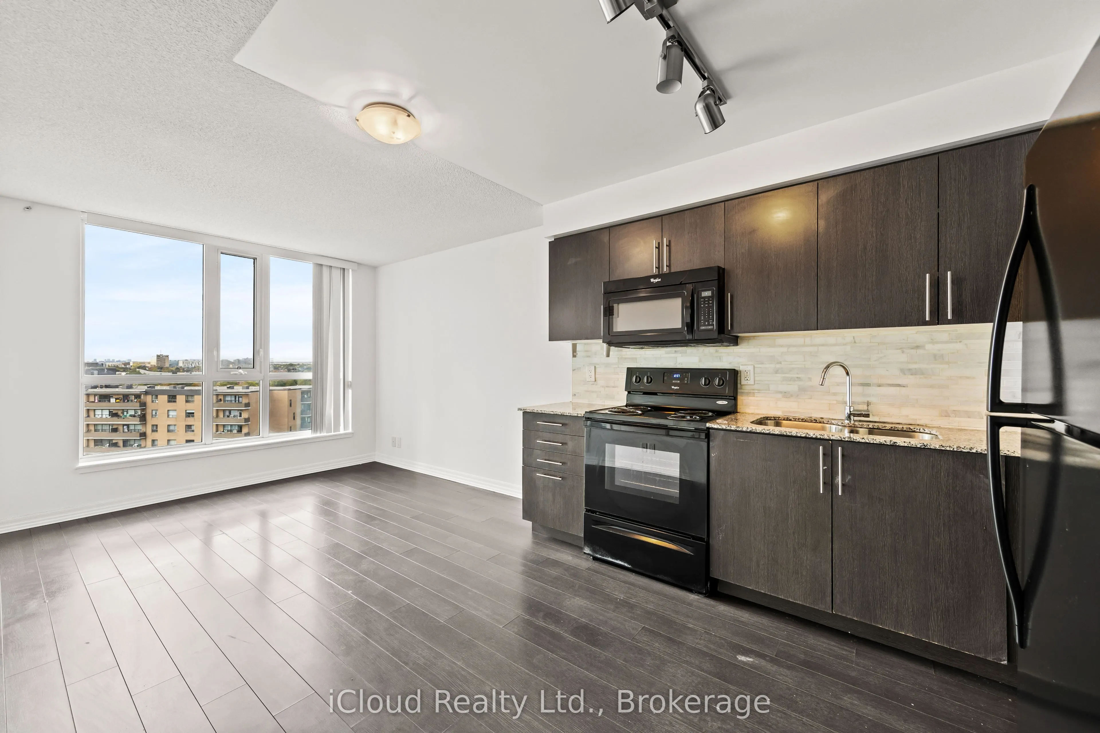 80 Esther Lorrie Drive, #1002
