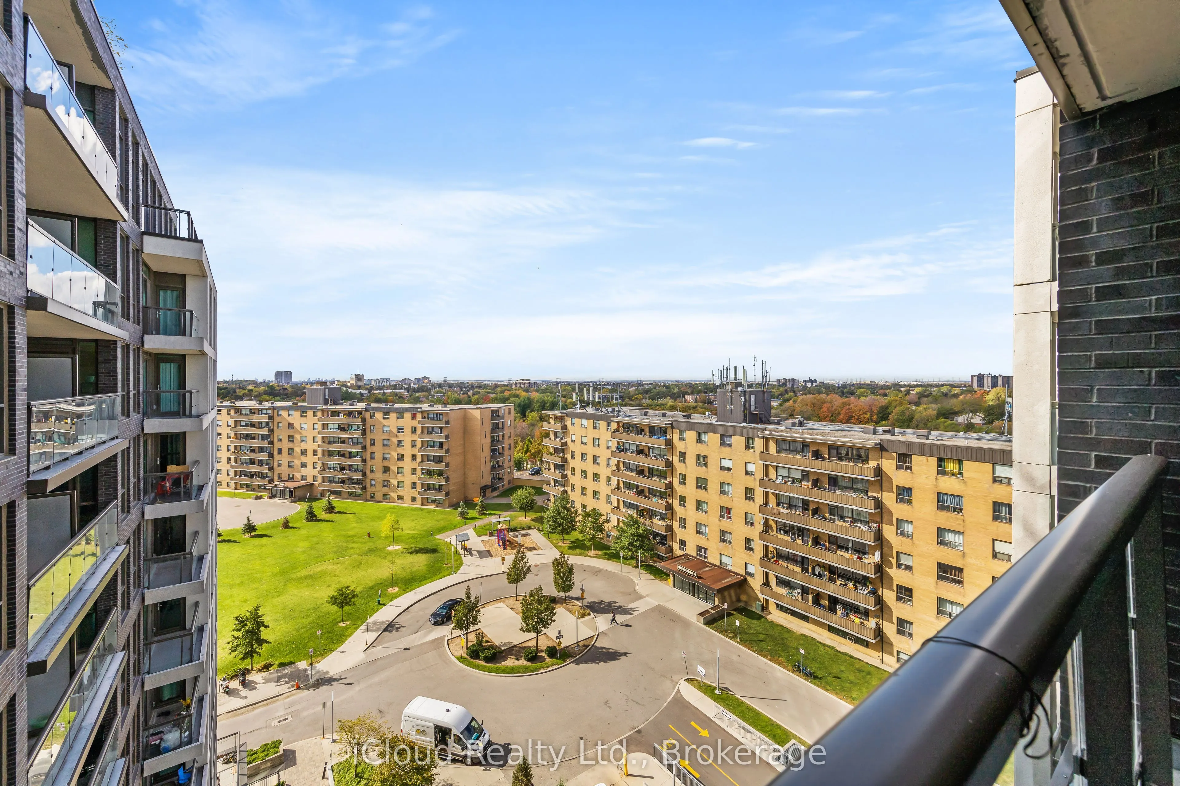 80 Esther Lorrie Drive, #1002