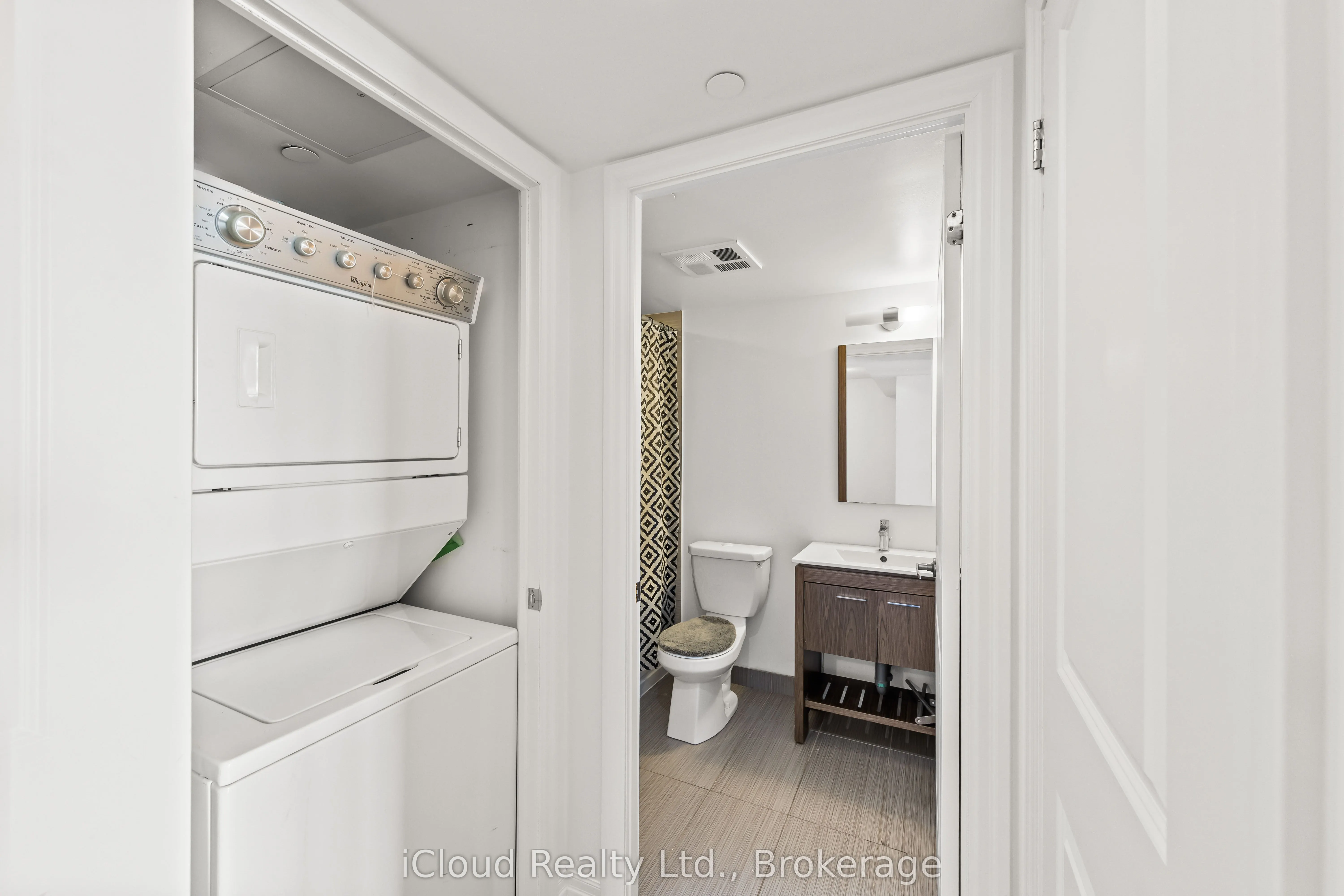 80 Esther Lorrie Drive, #1002