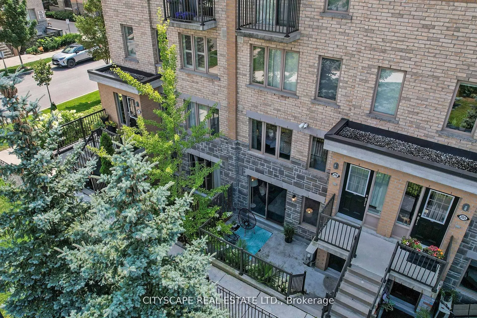 10 Foundry Avenue, #135
