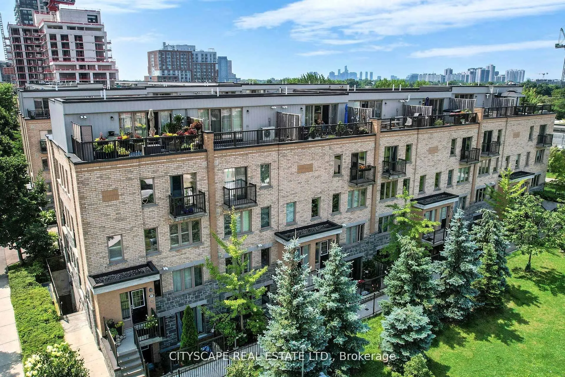10 Foundry Avenue, #135